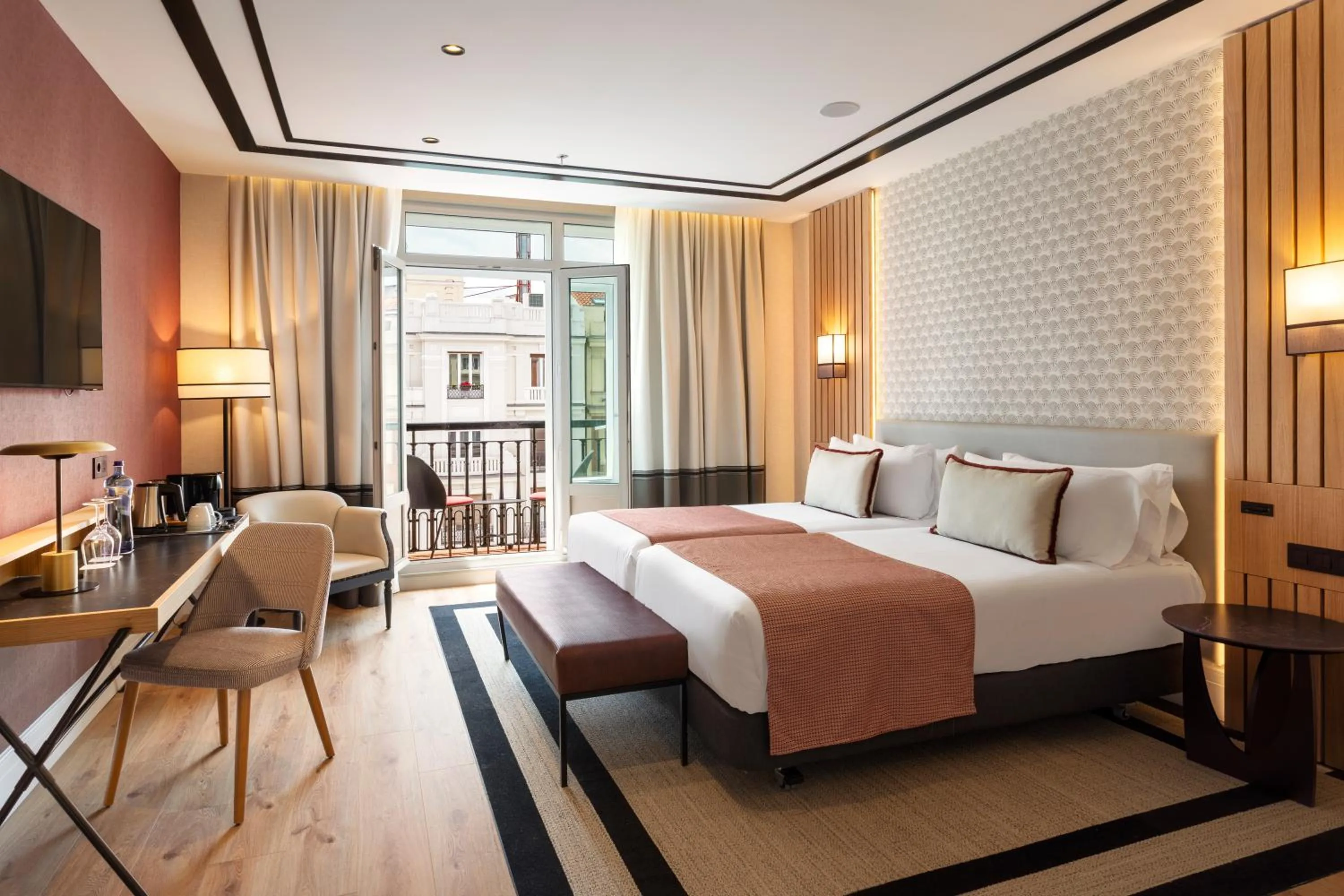 Bed in Catalonia Plaza España Hotel & Spa