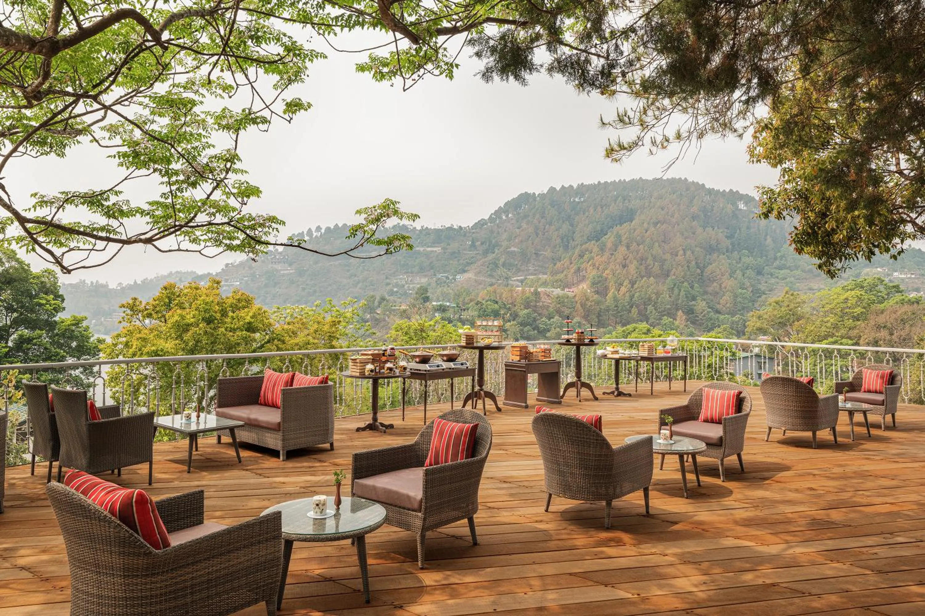 Restaurant/places to eat in Naukuchia House, Naukuchiatal - IHCL SeleQtions