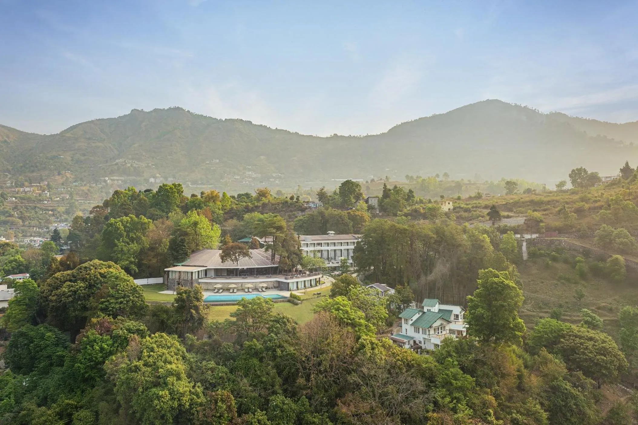 Property building in Naukuchia House, Naukuchiatal - IHCL SeleQtions