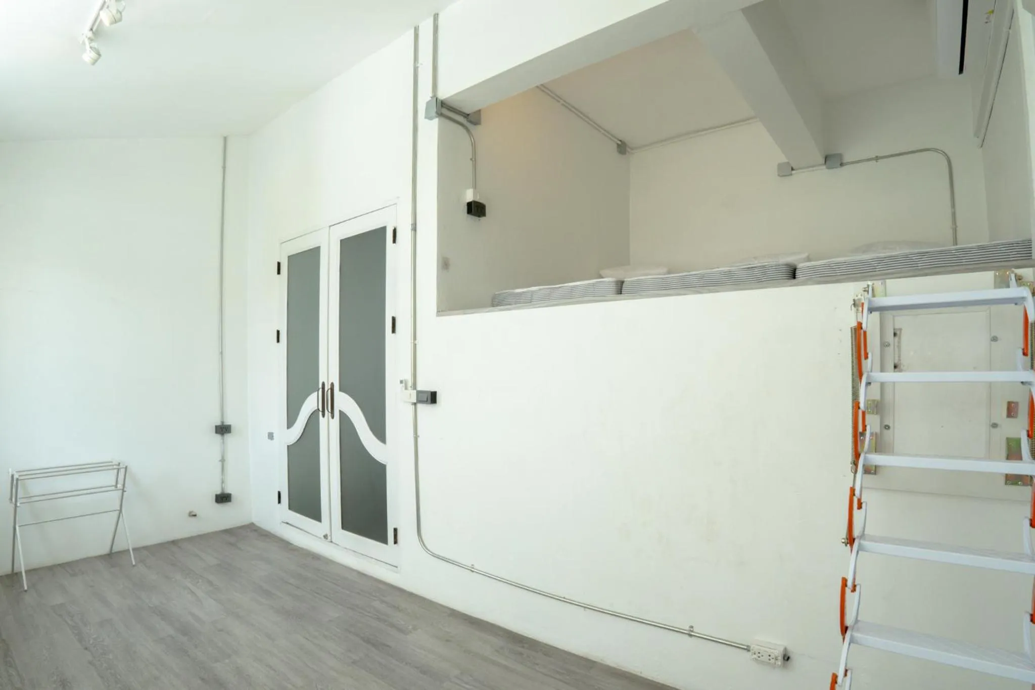 The Local Khaosan Bangkok Hotel