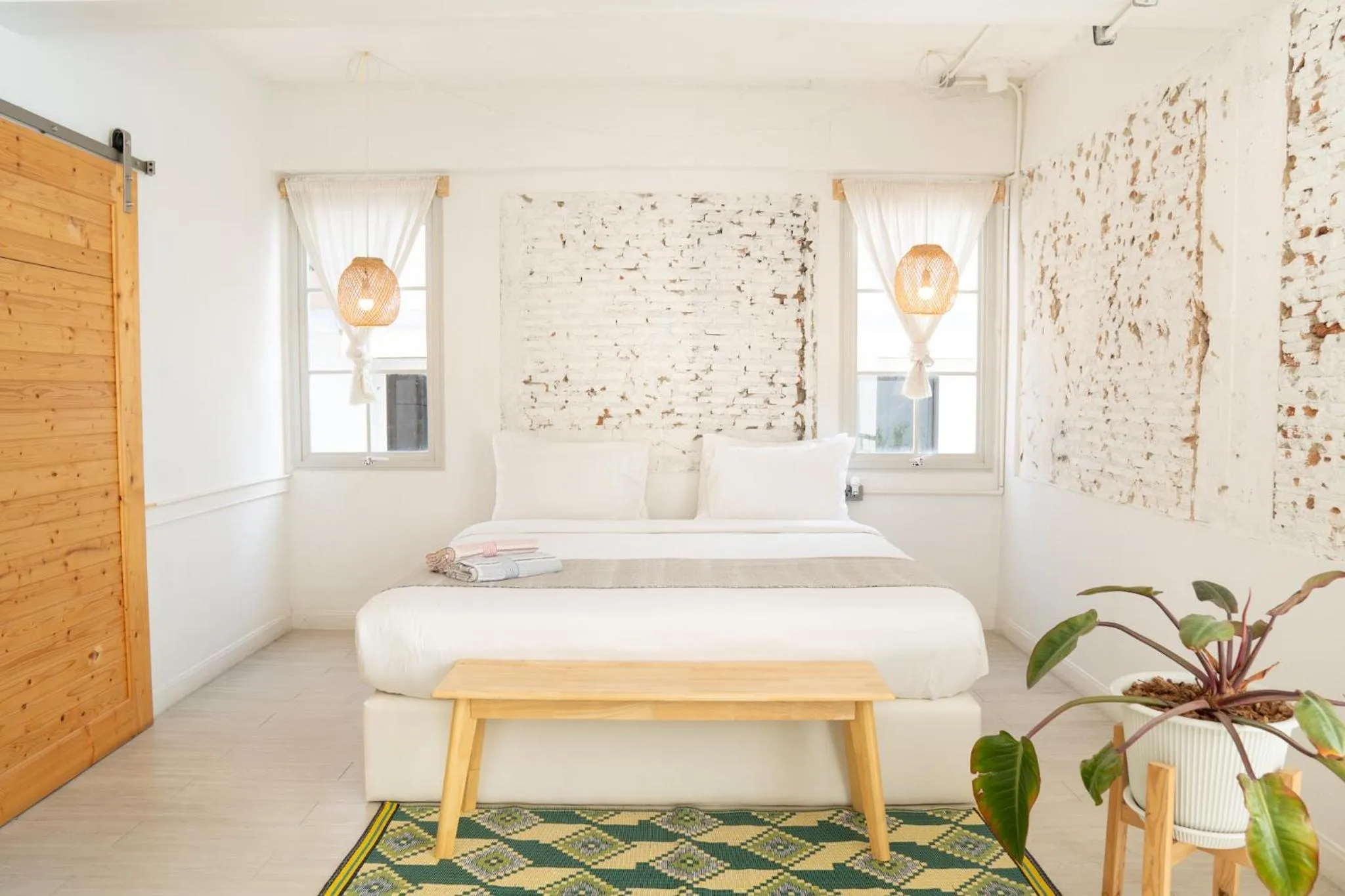 Bed in The Local Khaosan Bangkok Hotel