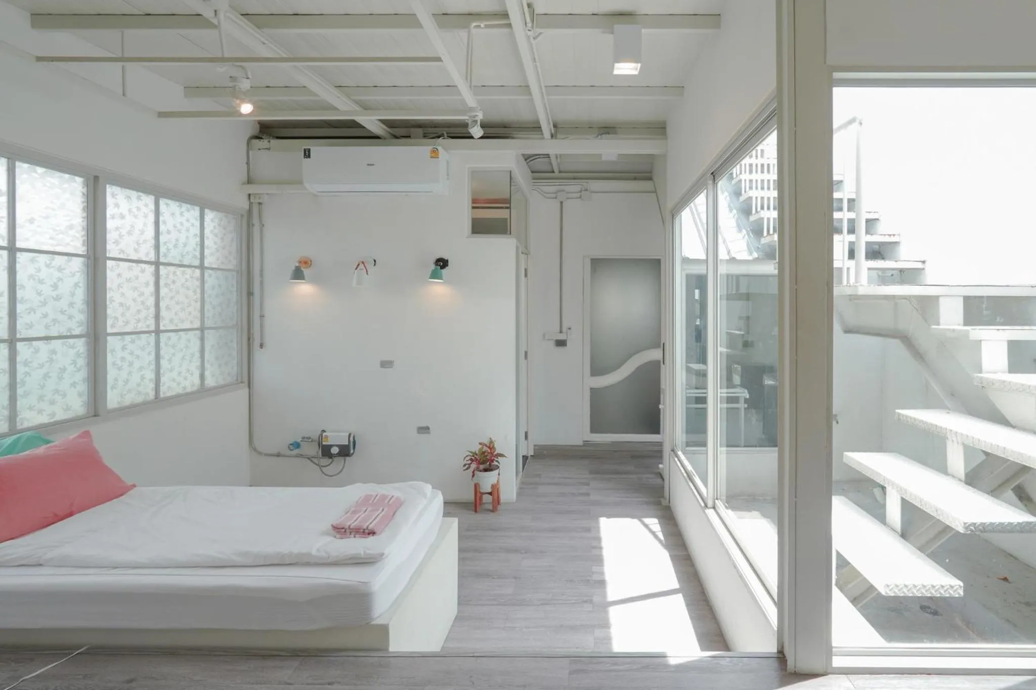 Bed in The Local Khaosan Bangkok Hotel