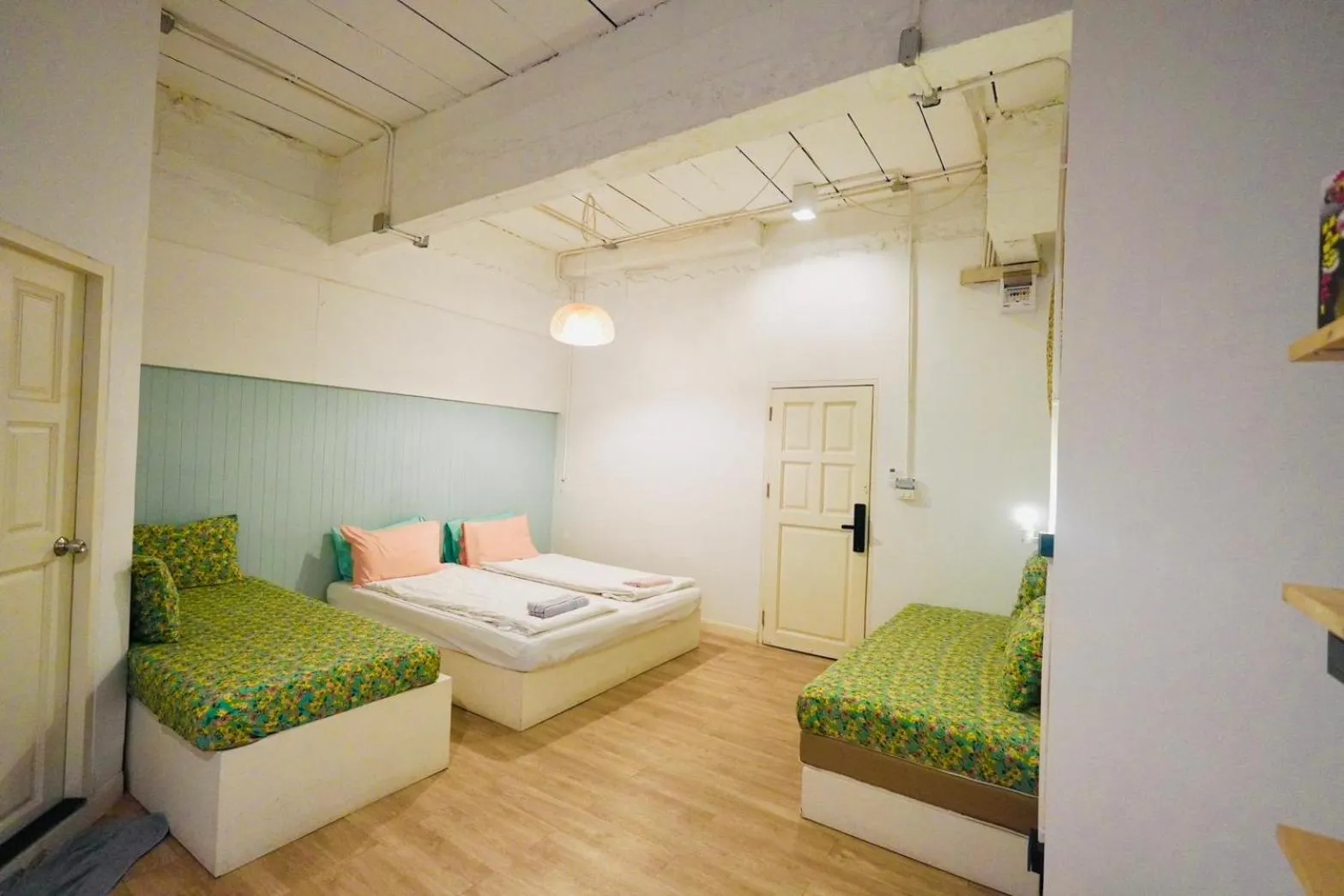 Bed in The Local Khaosan Bangkok Hotel