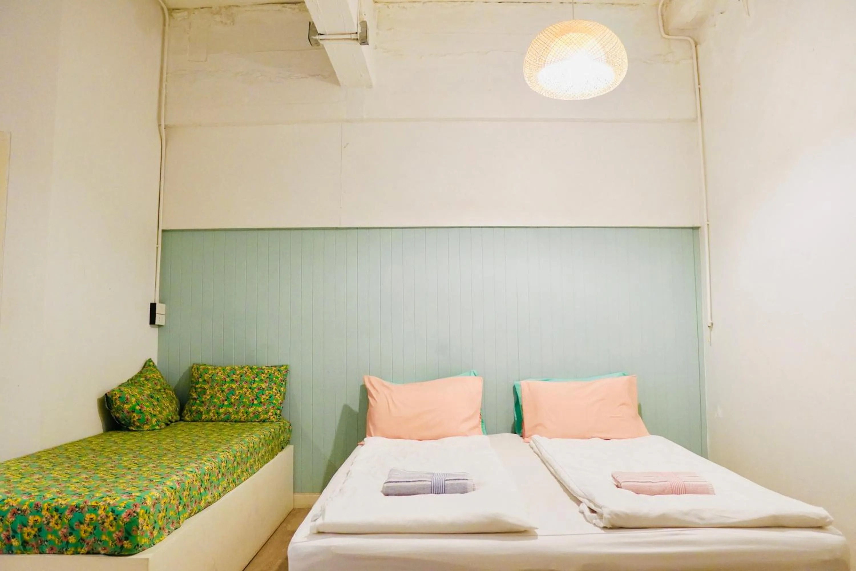 Bed in The Local Khaosan Bangkok Hotel