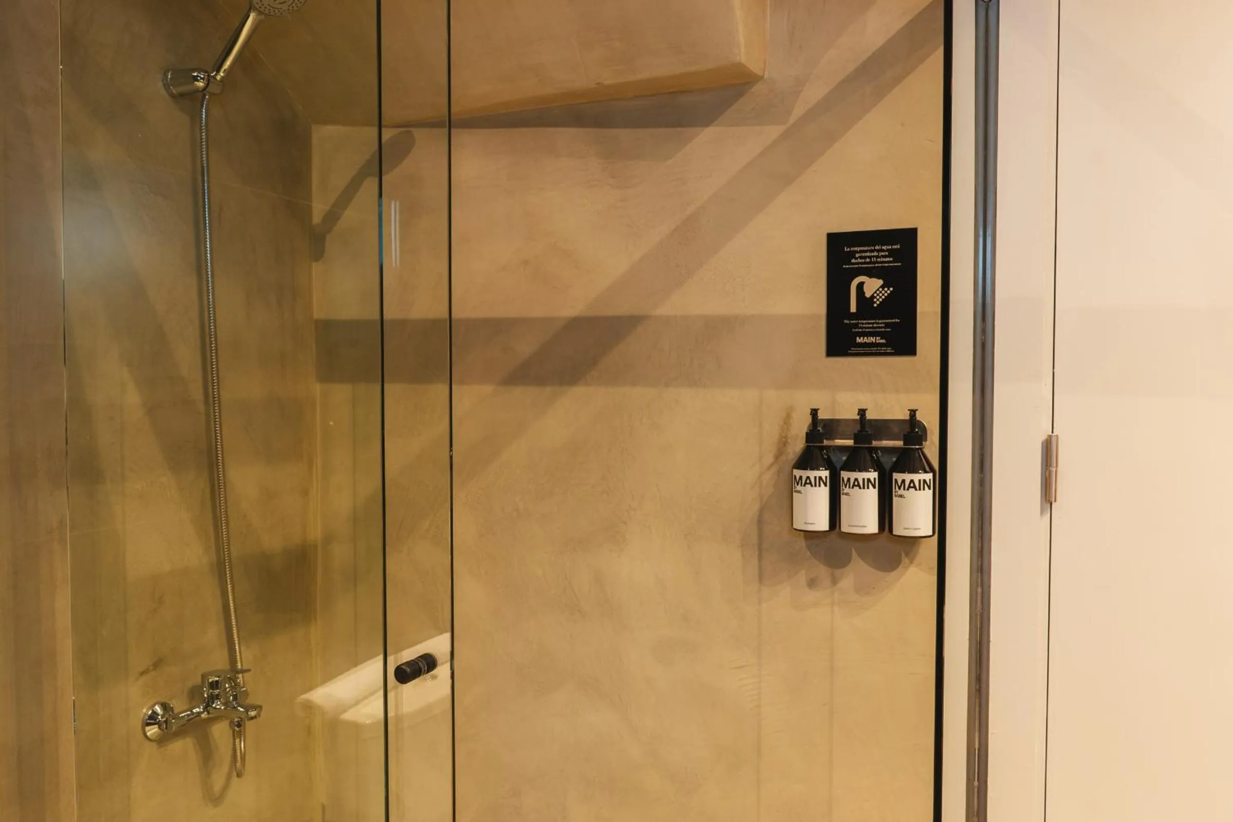 Shower in Main By Babel