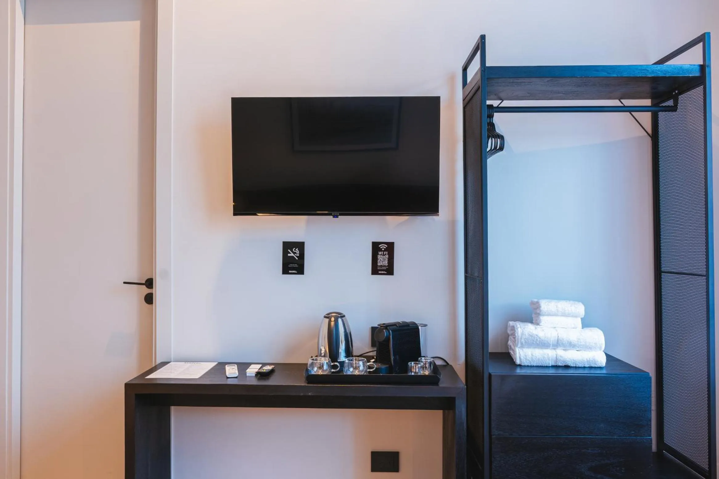 TV and multimedia, Bed in Main By Babel