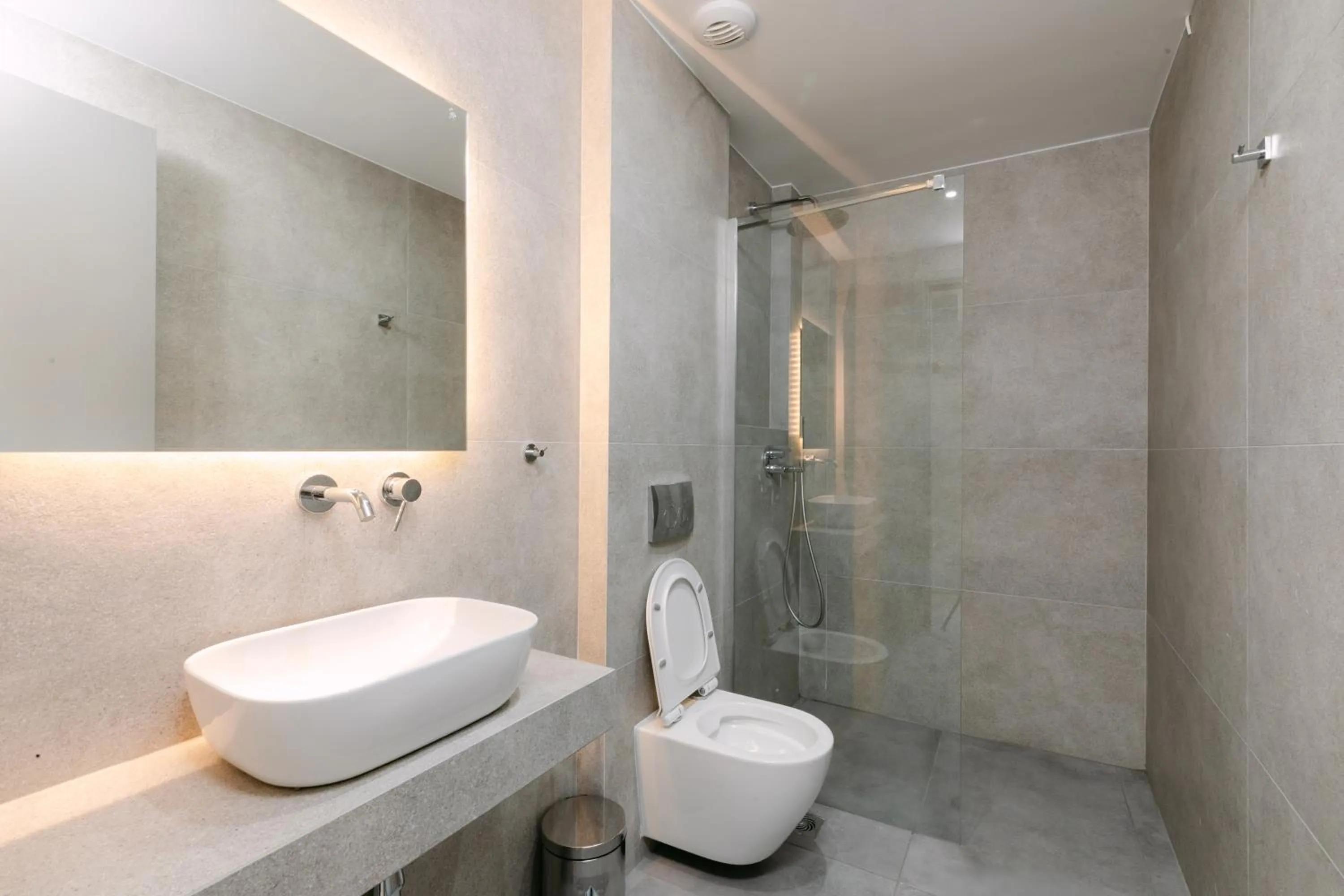 Bathroom in 11 Reasons Why Metaxourgeio