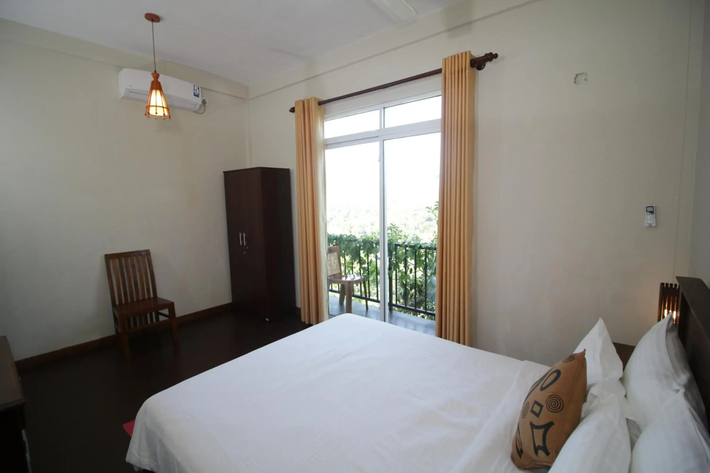 Double Room with Mountain View in Villa Arunalu Kandy Double Room with Mountain View in Villa Arunalu Kandy