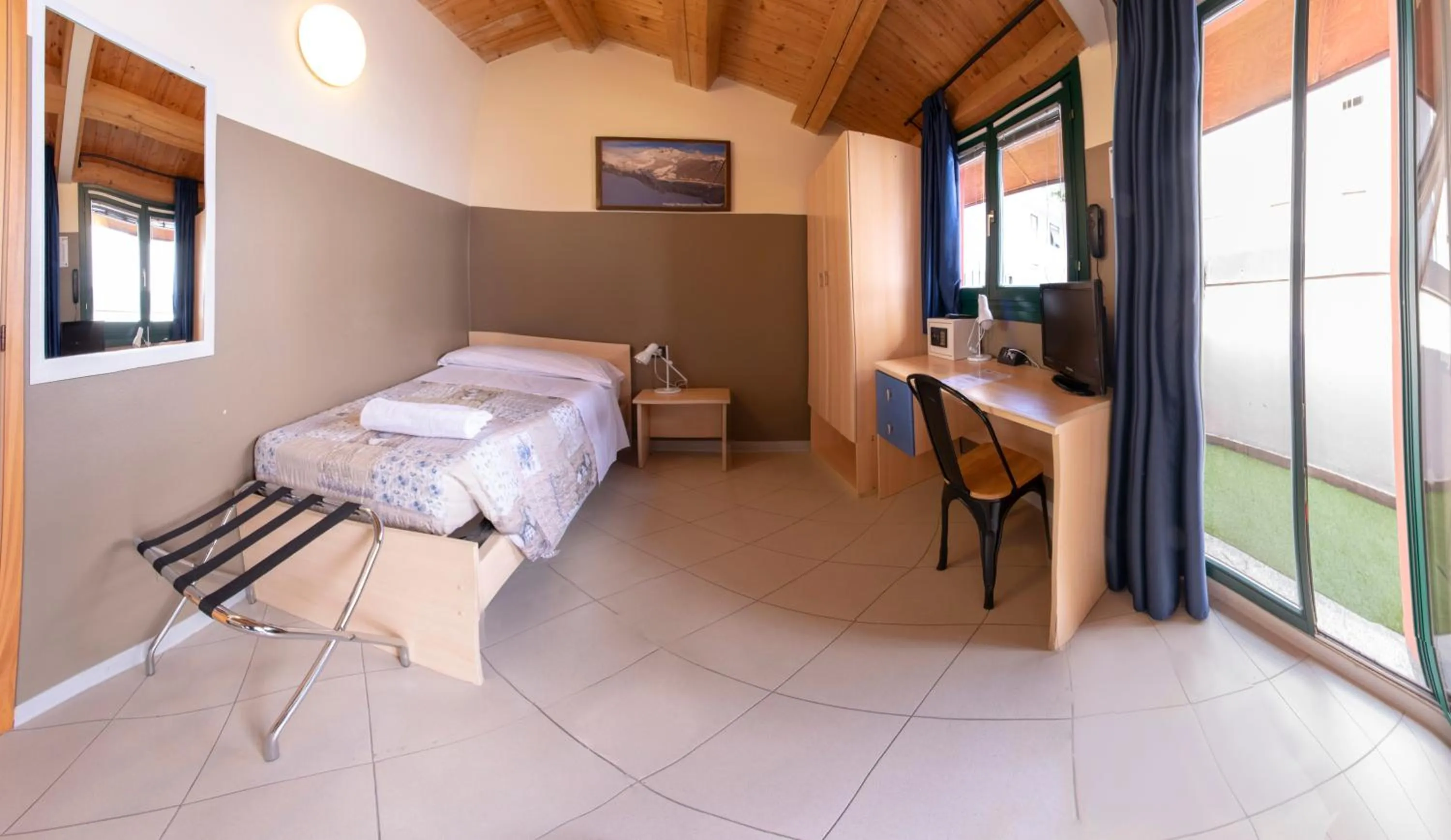 TV and multimedia, Bed in Central Hostel BG