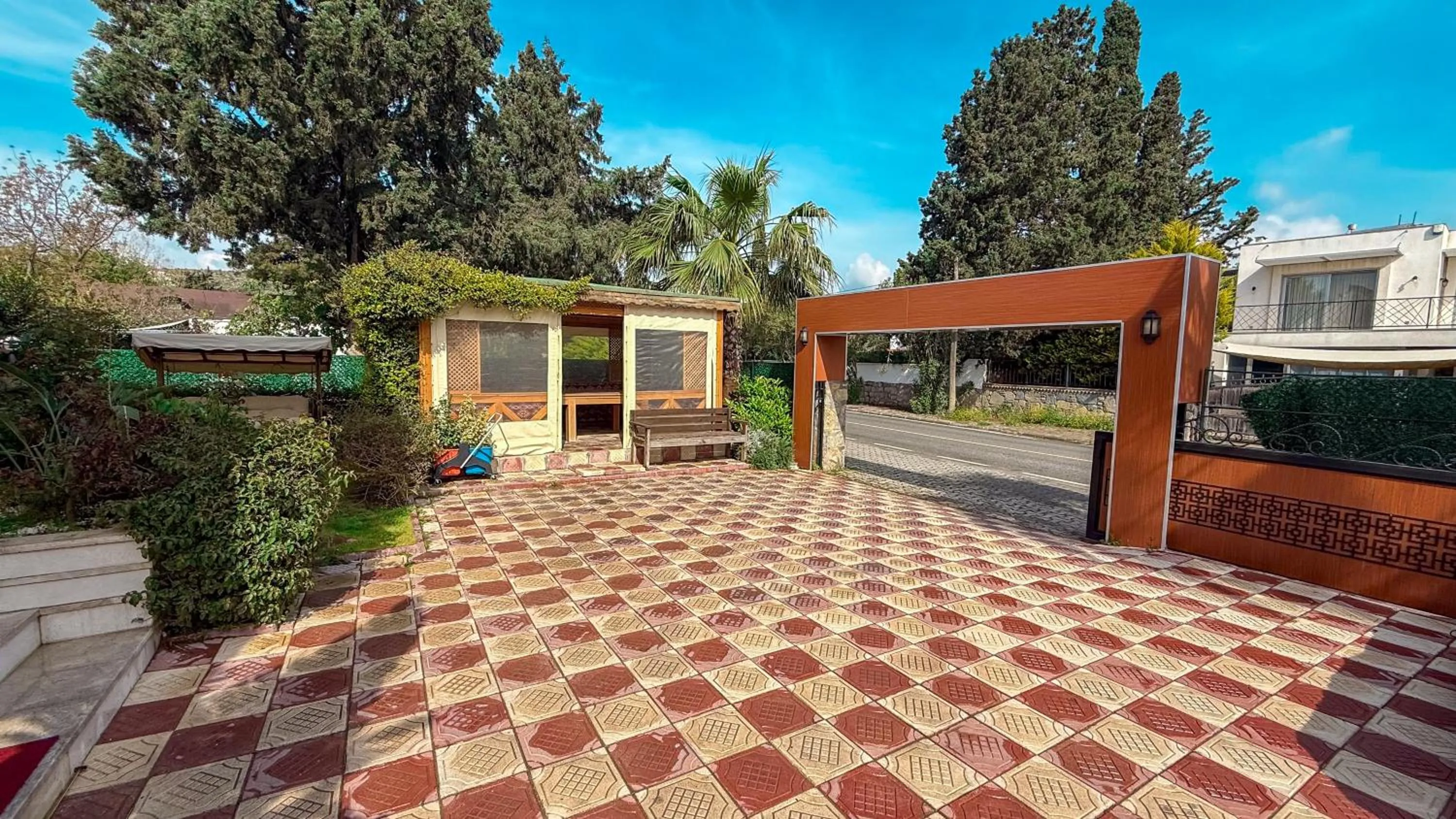 Inner courtyard view in Çınar Butik Hotel Bodrum
