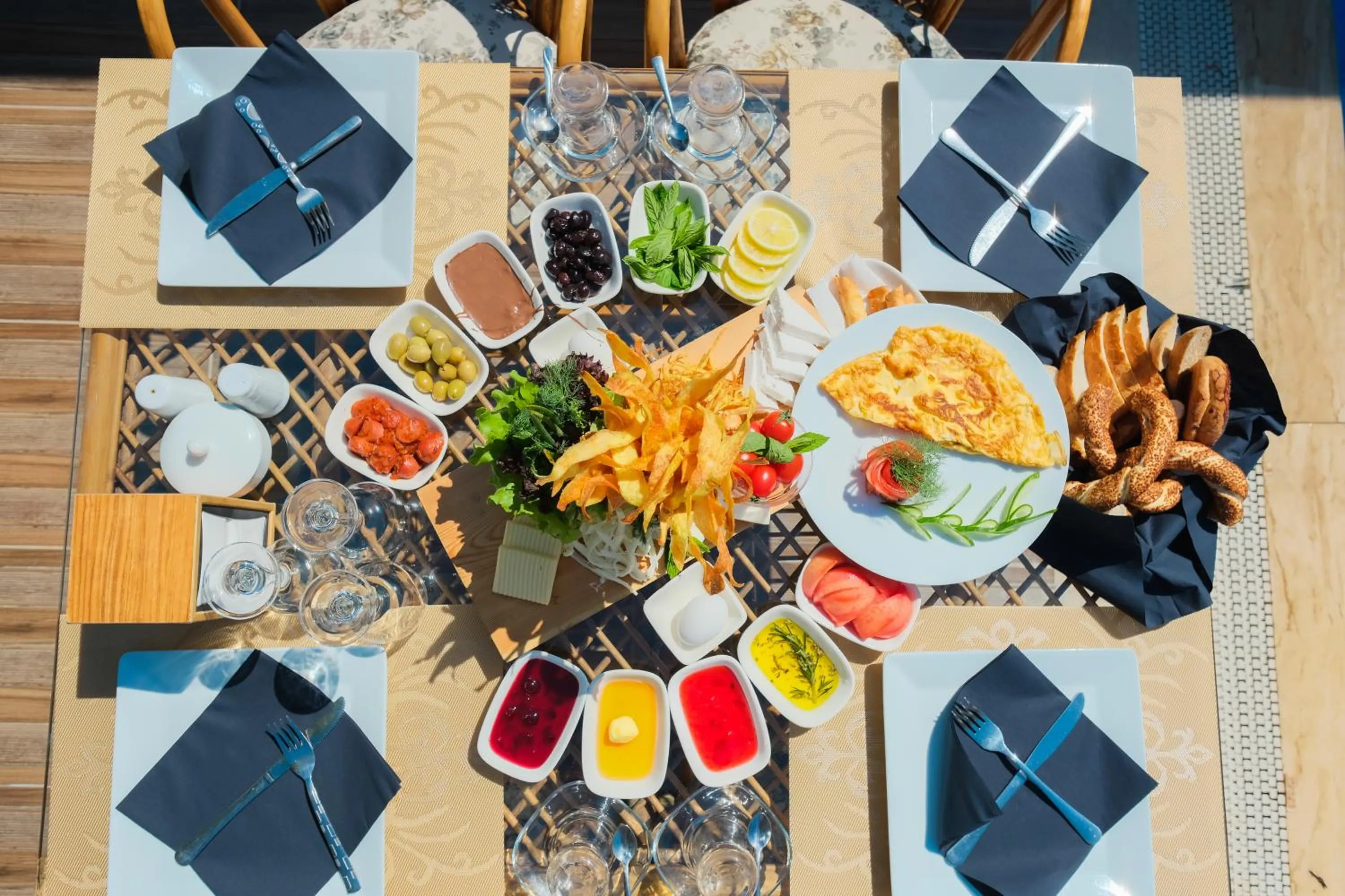 Restaurant/places to eat in Çınar Butik Hotel Bodrum