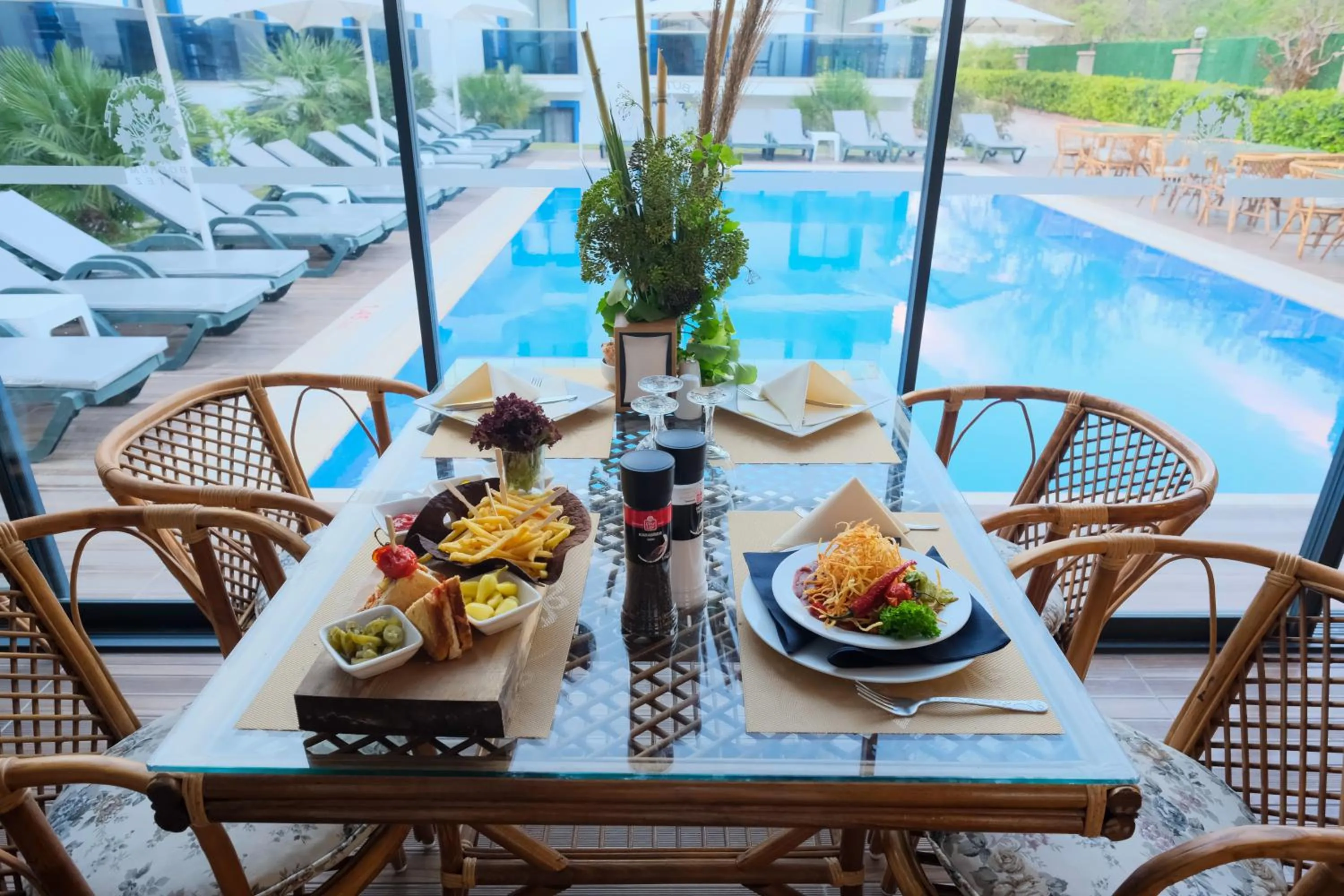 Restaurant/places to eat in Çınar Butik Hotel Bodrum