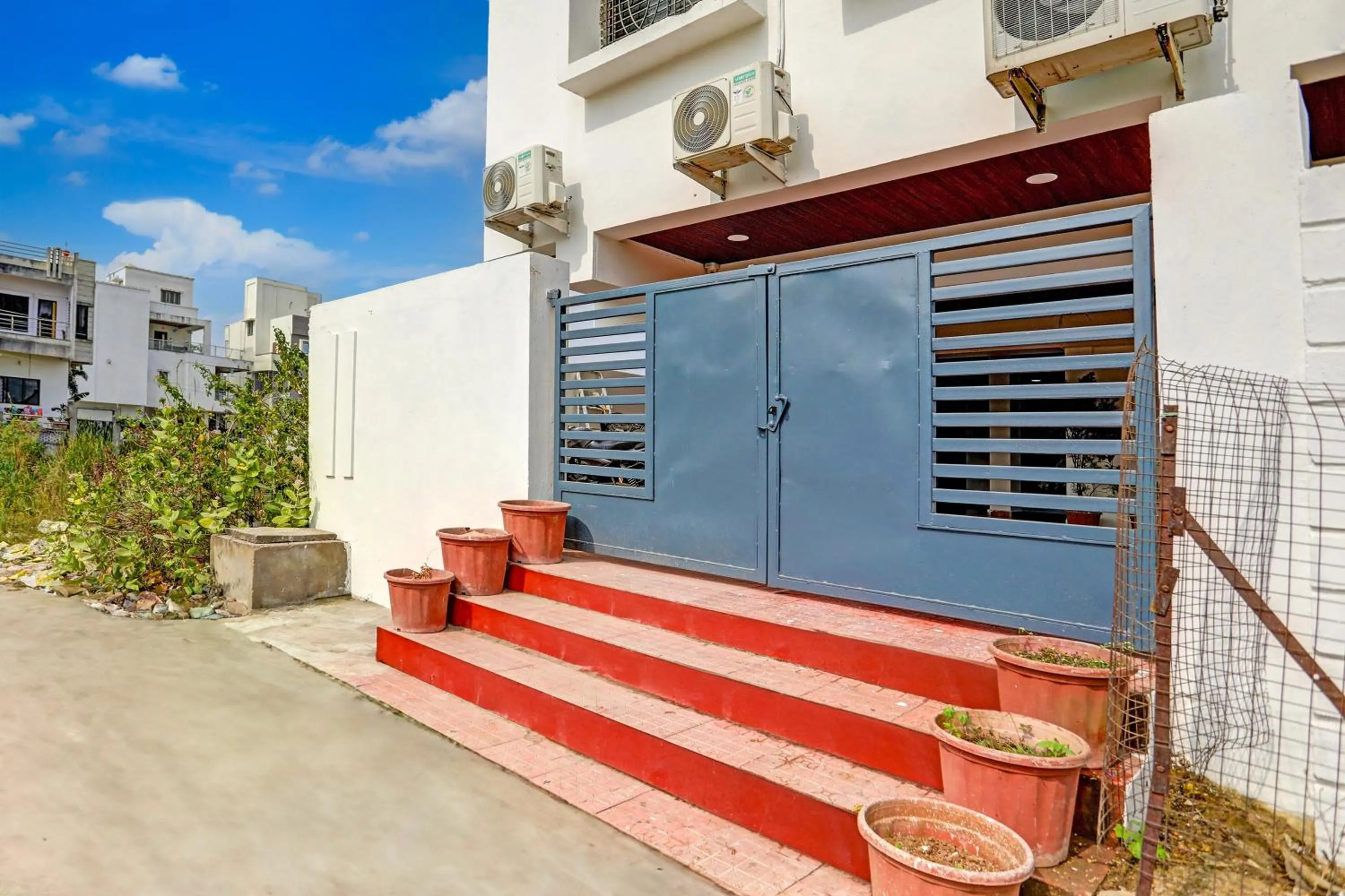 Facade/entrance in Hotel O YUVA INN