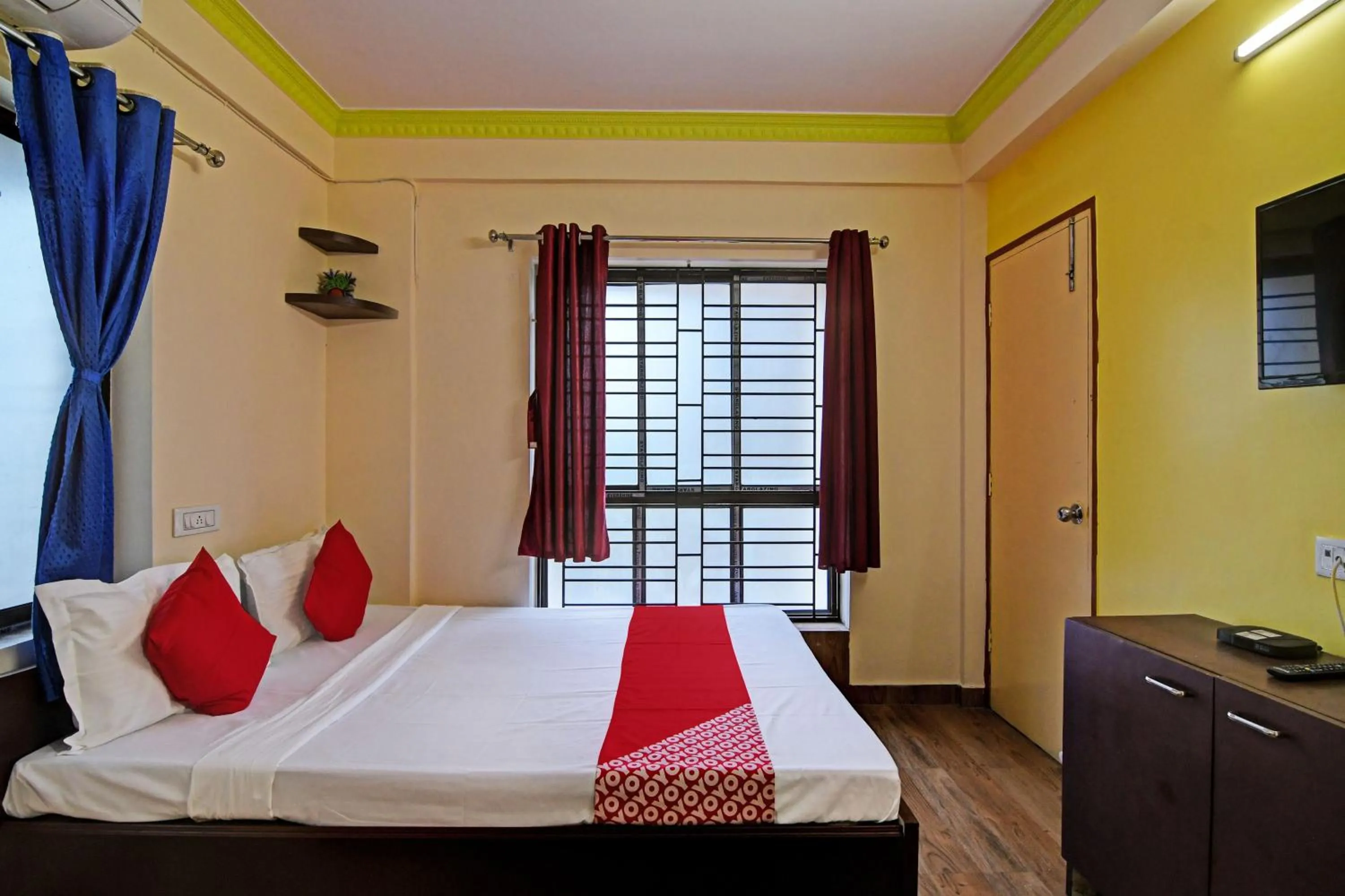 Bedroom in Hotel O Shree Near Akankha More