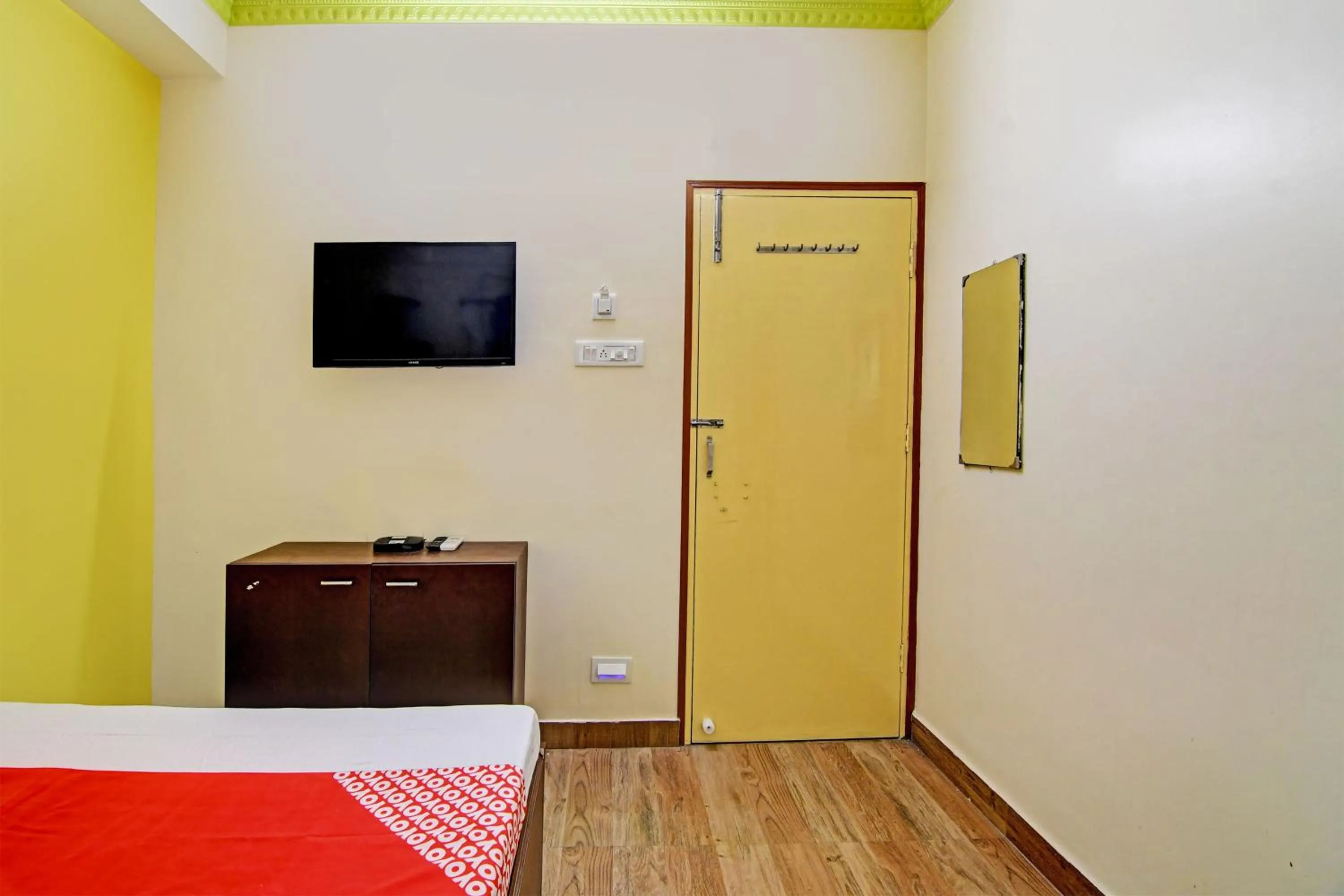 Bed in Hotel O Shree Near Akankha More