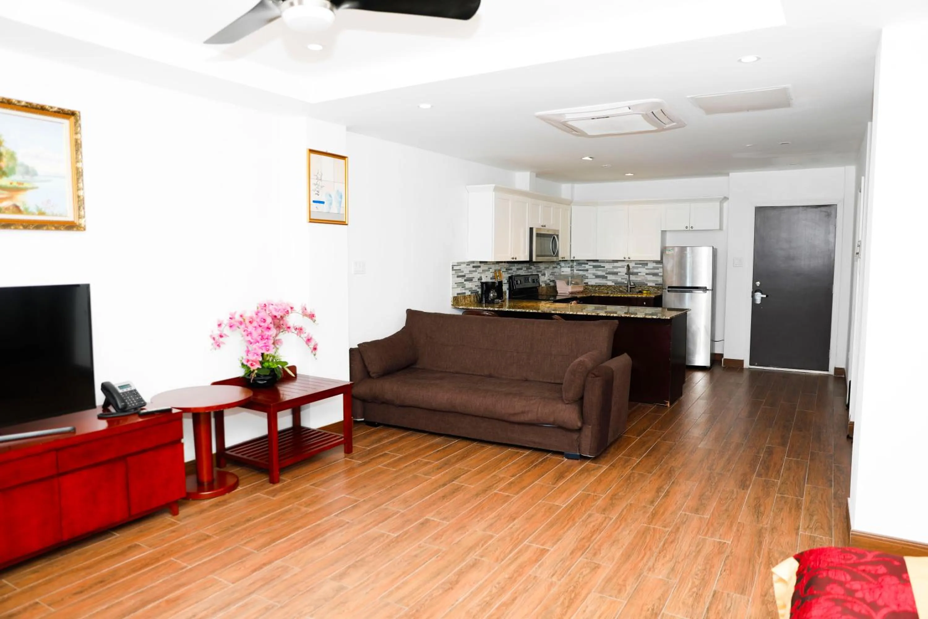 Kings Pavilion Suites Hotel