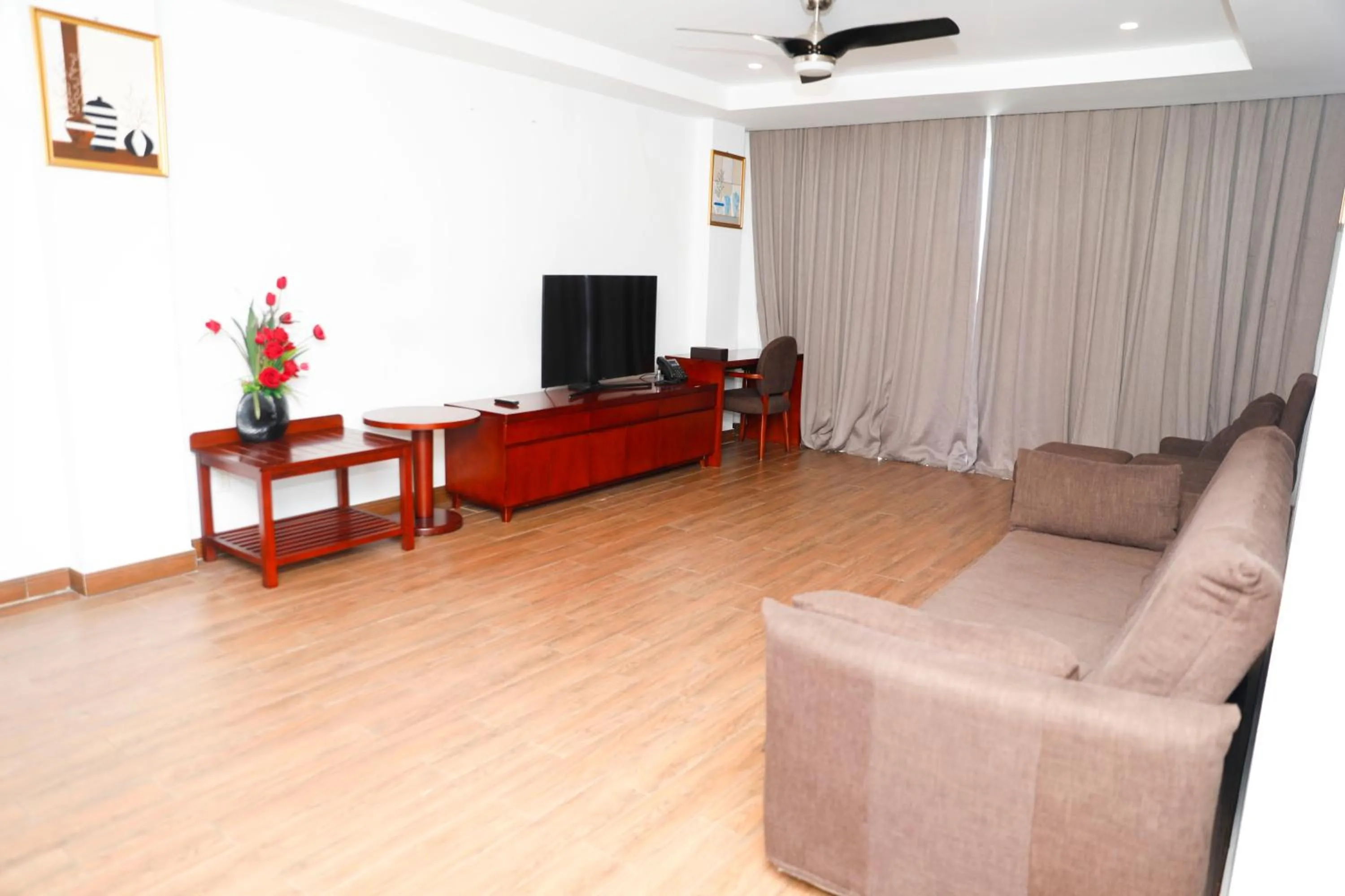 Kings Pavilion Suites Hotel