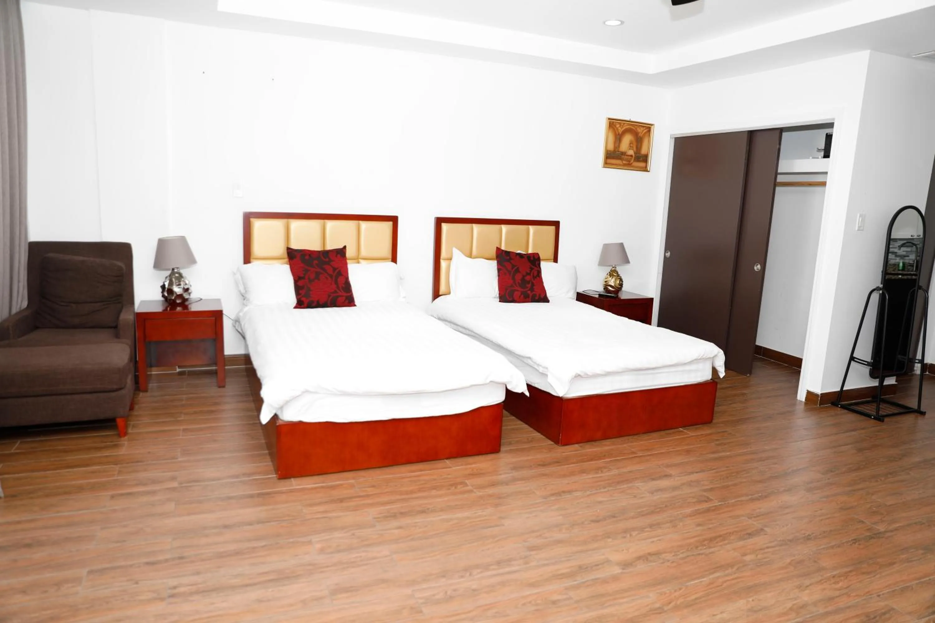 Kings Pavilion Suites Hotel