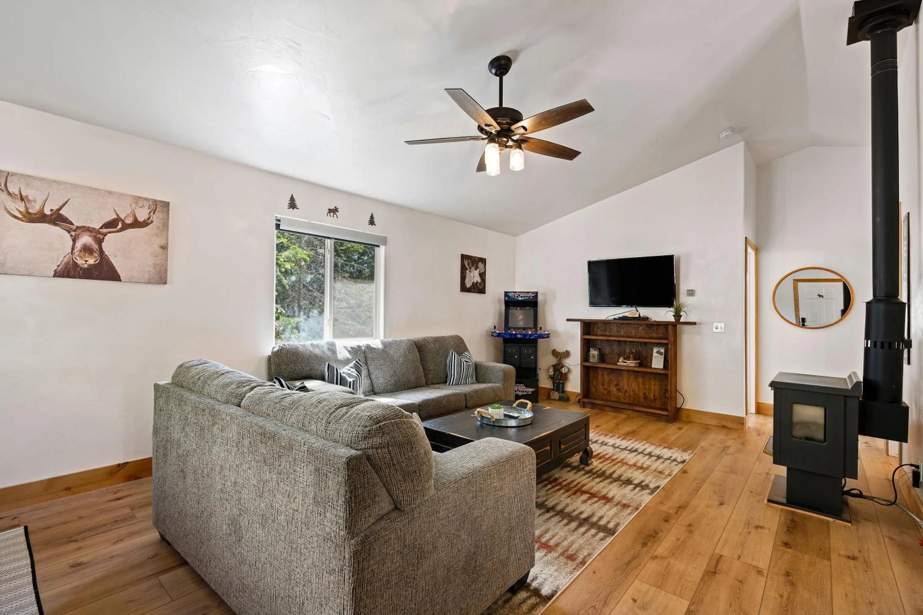 TV and multimedia in Duck Creek Village Inn