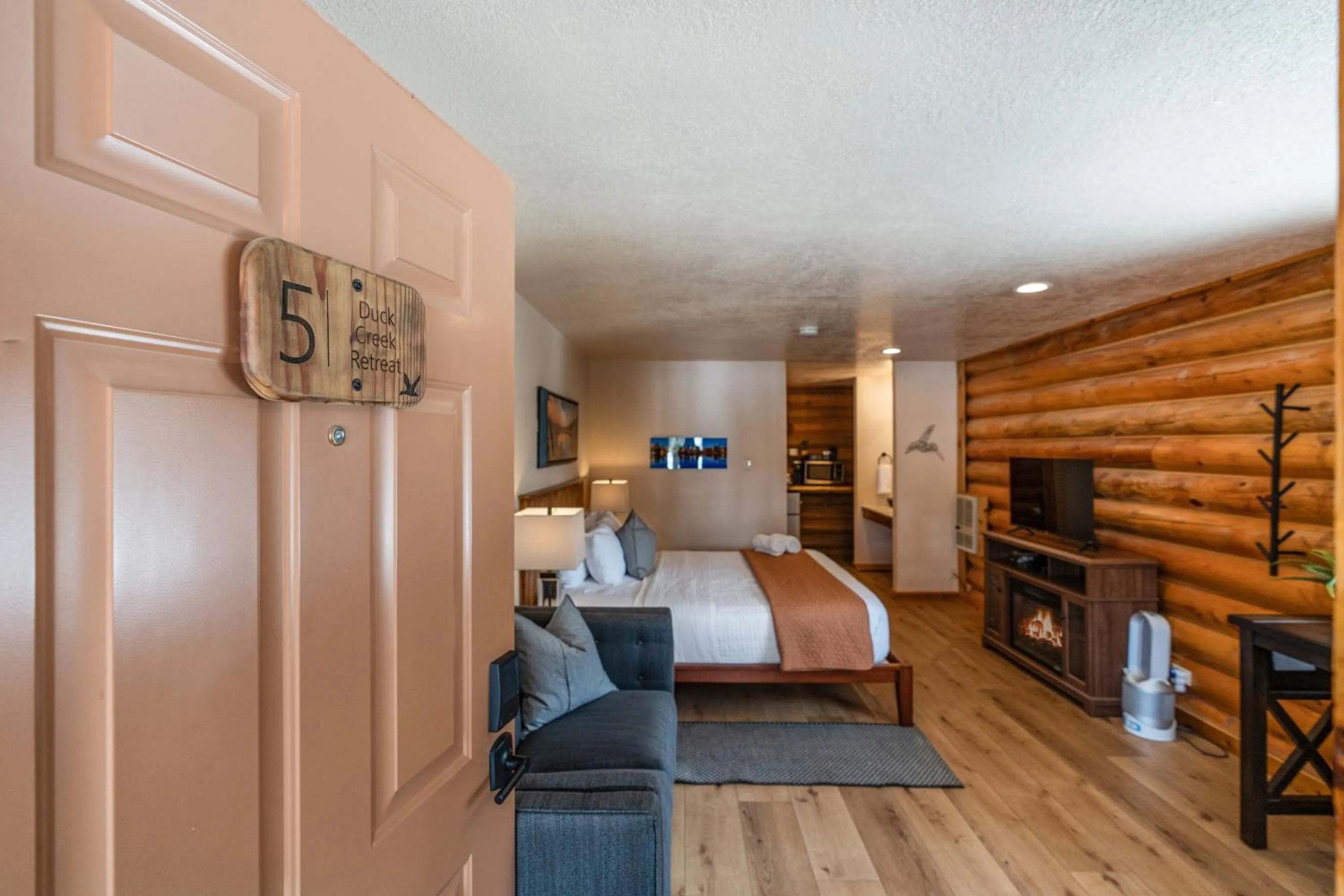 Bed in Duck Creek Village Inn