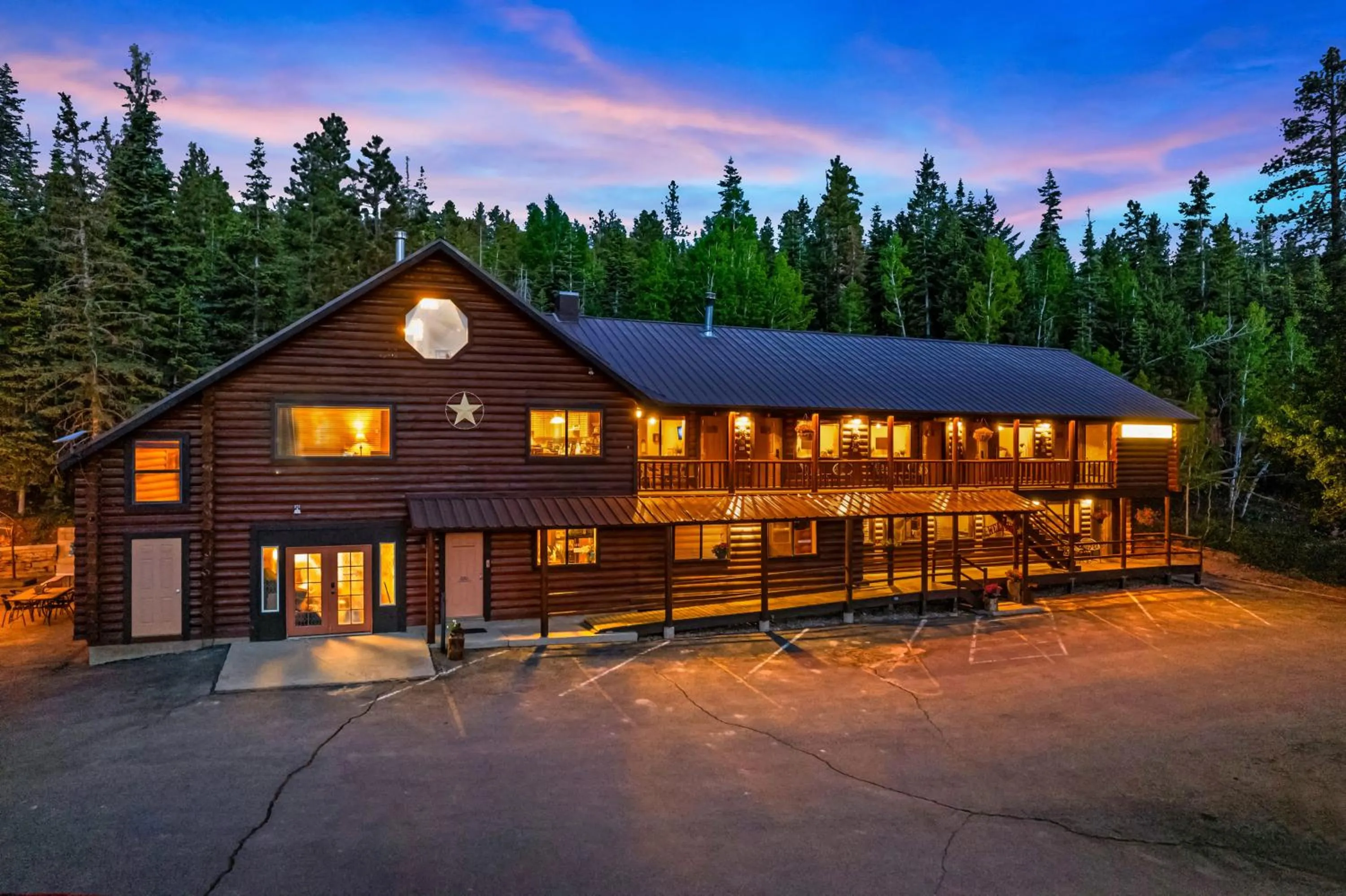 Property building in Duck Creek Village Inn