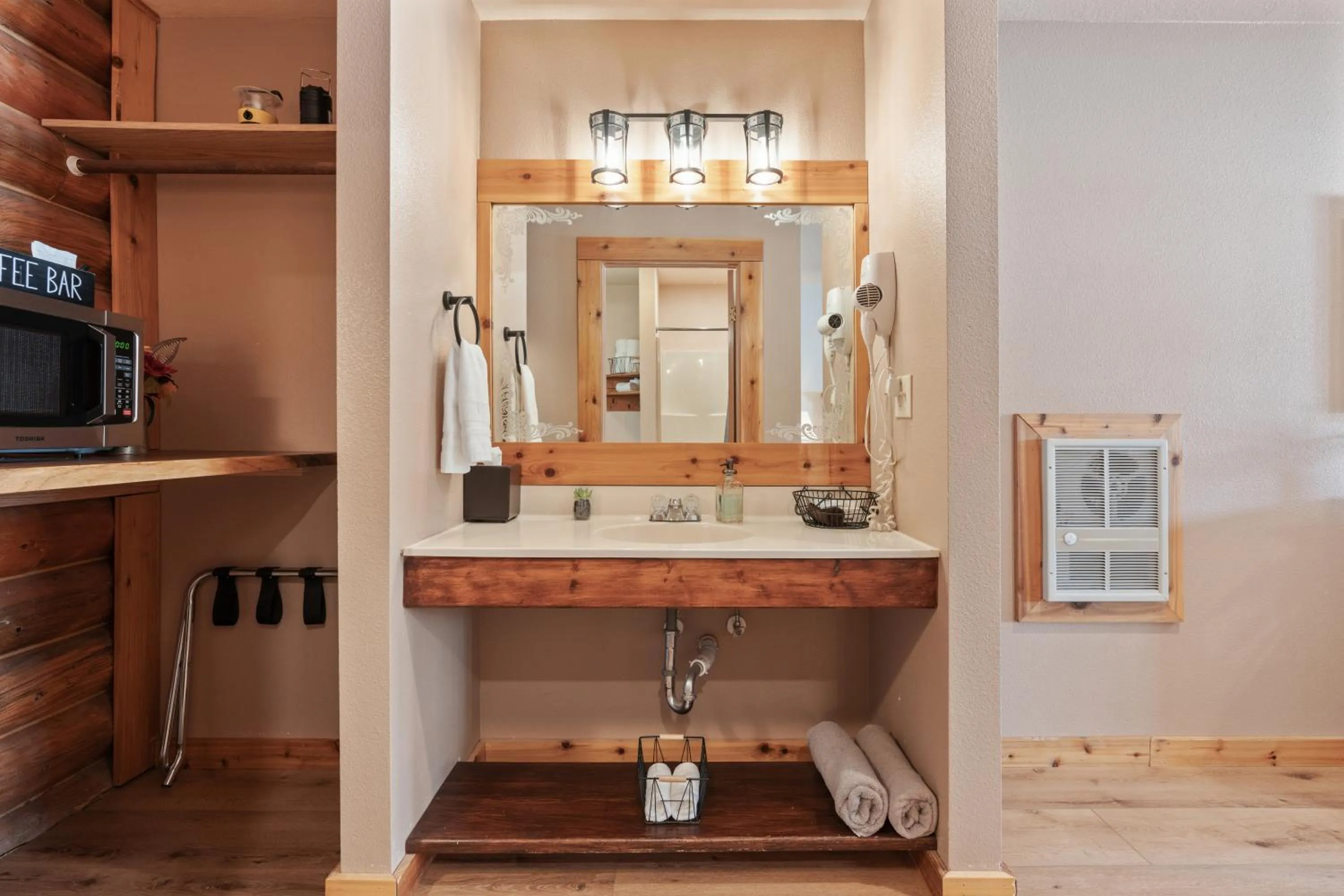 Bathroom in Duck Creek Village Inn