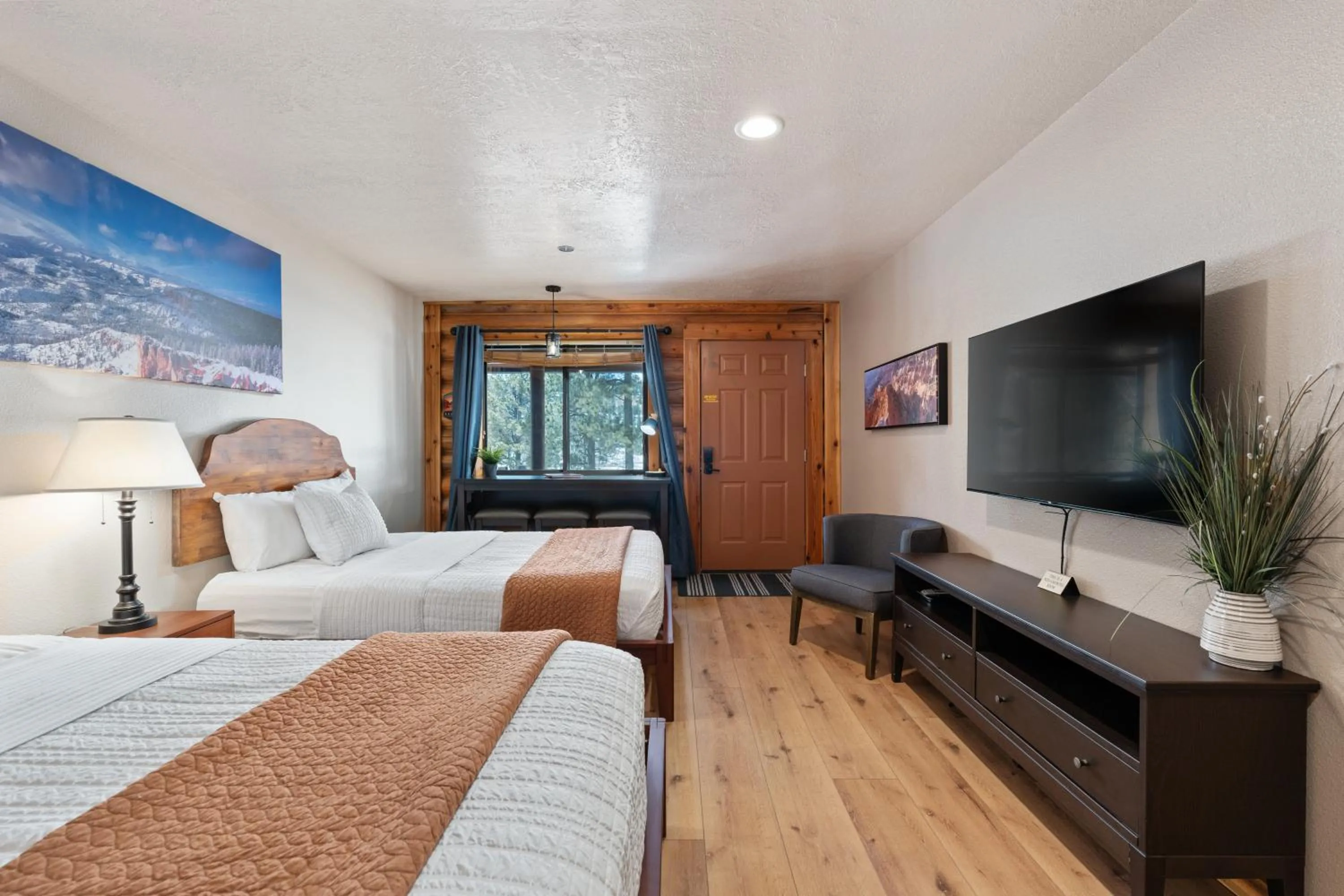 Bed in Duck Creek Village Inn