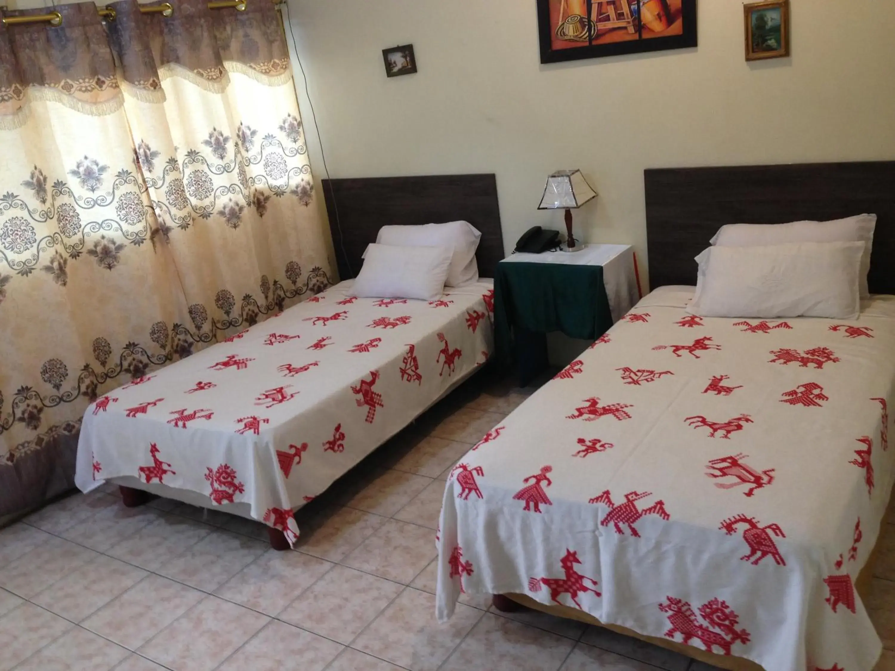 Twin Room in Hotel MundialCity Twin Room in Hotel MundialCity