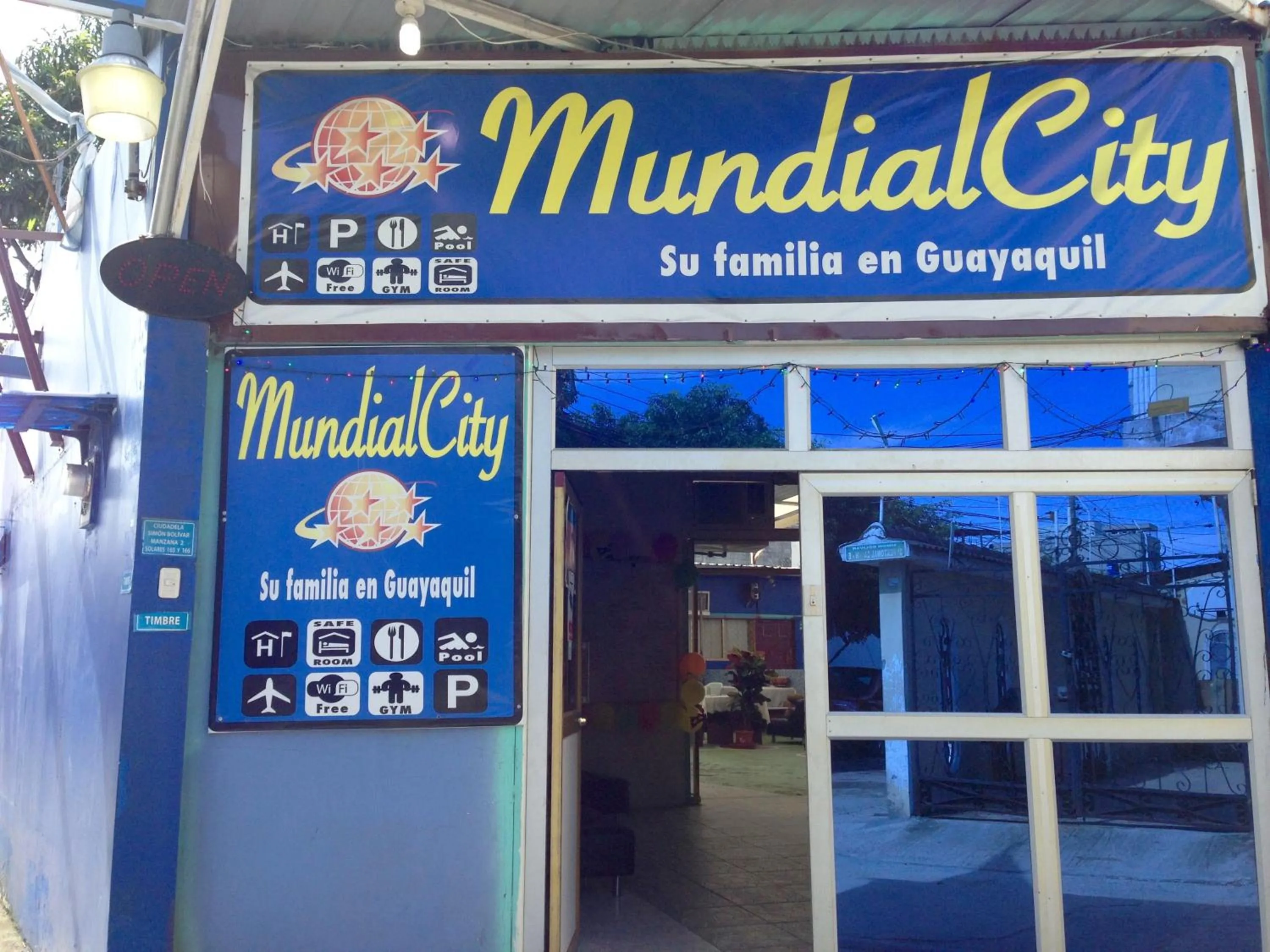 Facade/entrance in Hotel MundialCity