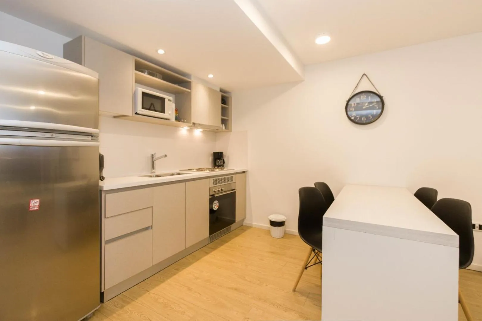 Kitchen or kitchenette in Pacifico Apartamentos