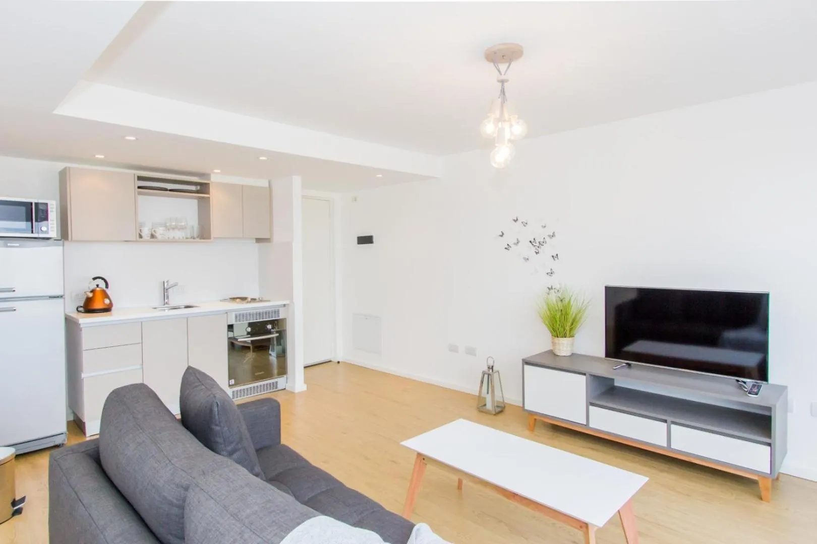 TV and multimedia in Pacifico Apartamentos