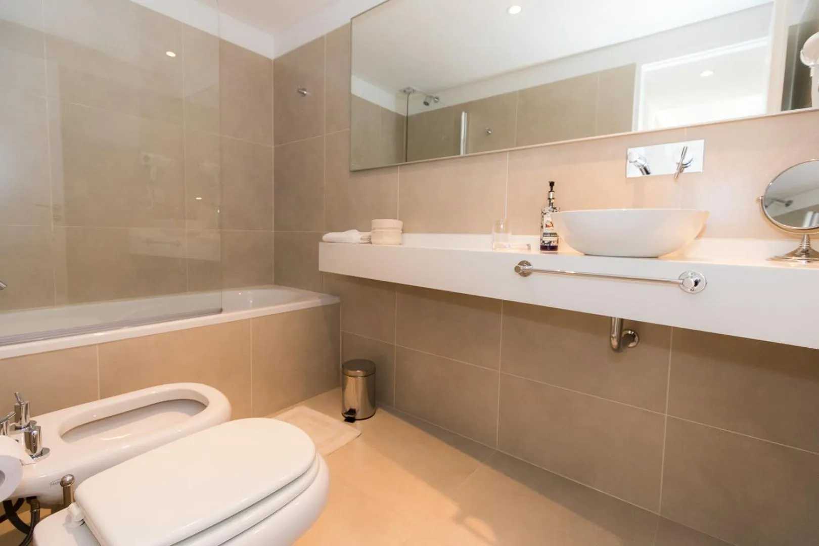 Shower in Pacifico Apartamentos