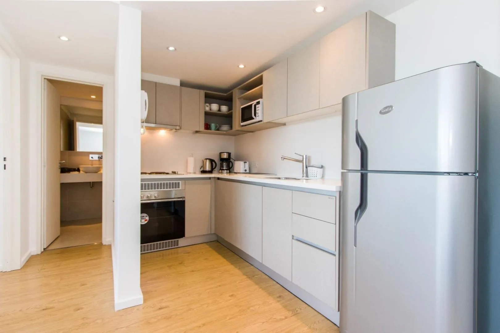 Kitchen or kitchenette in Pacifico Apartamentos