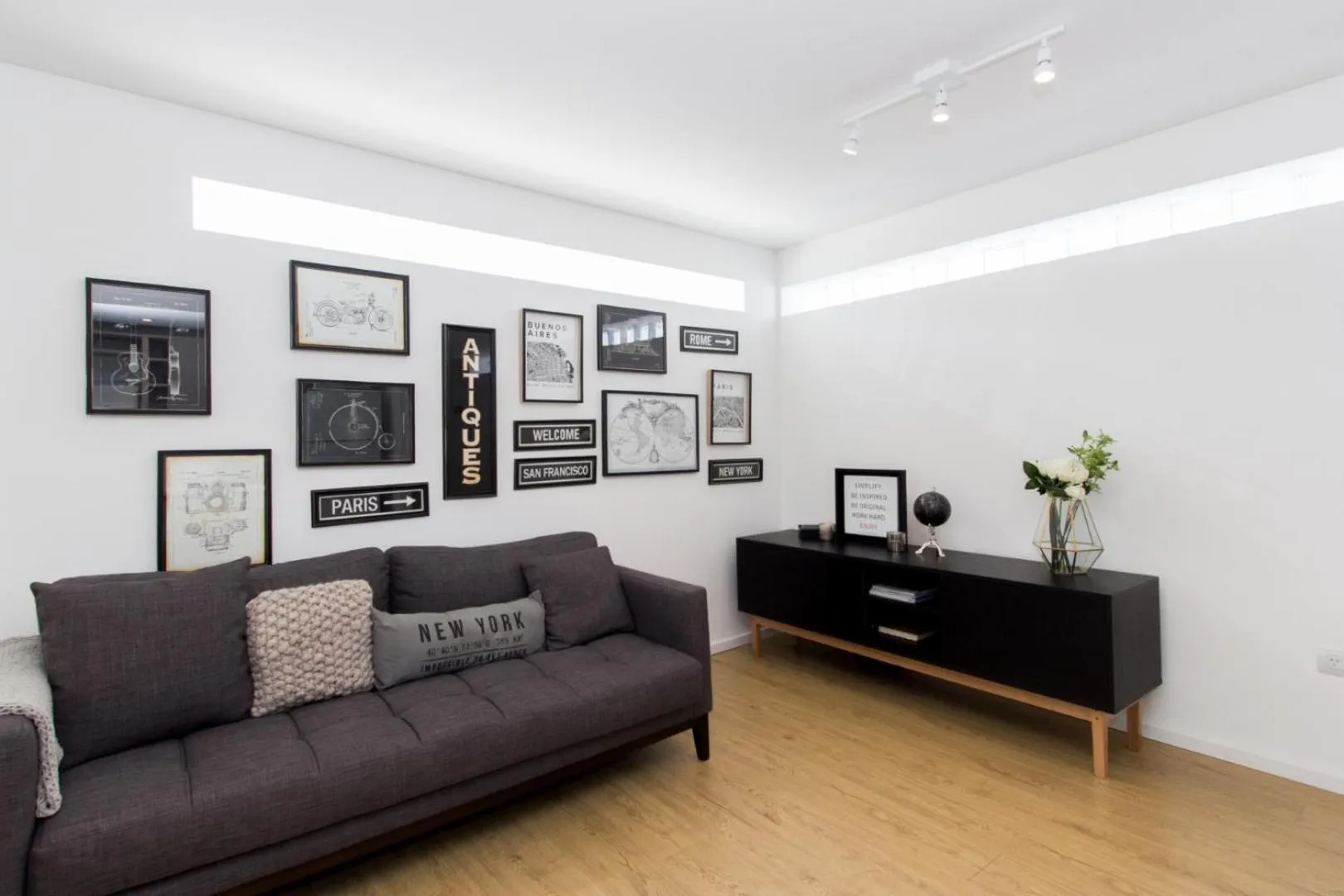 Living room in Pacifico Apartamentos