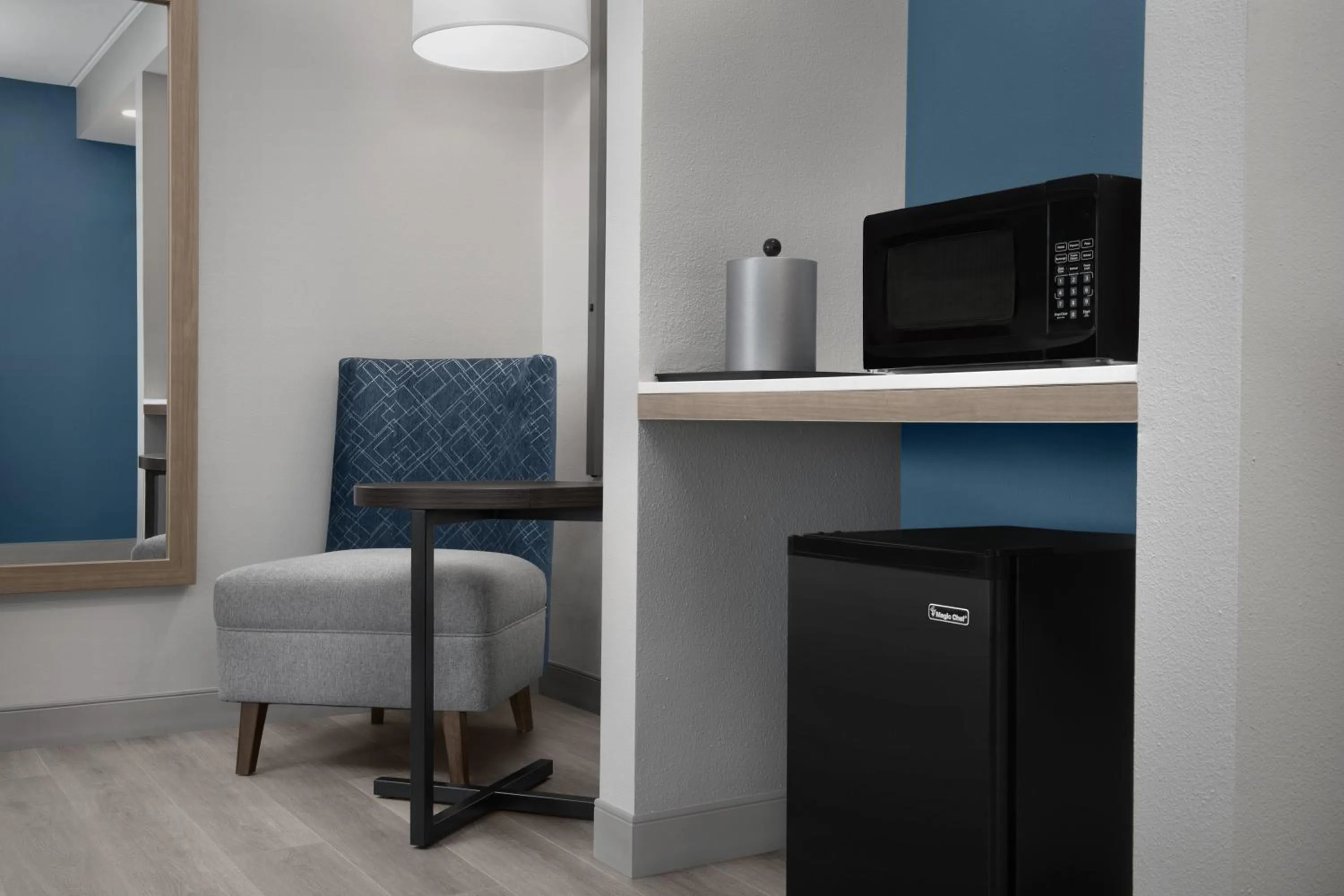 Living room in Holiday Inn Express Baltimore - BWI Airport NE by IHG