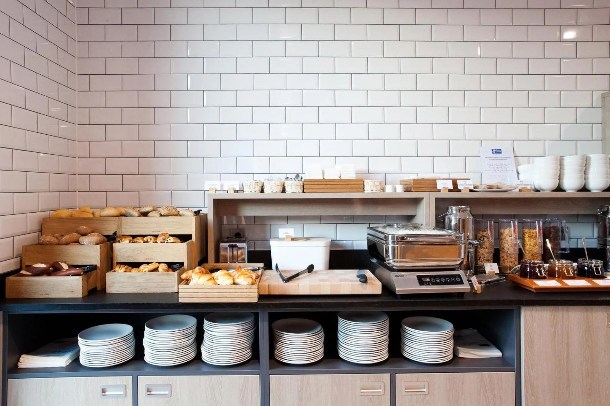 Breakfast in Holiday Inn Express & Suites Monheim am Rhein by IHG