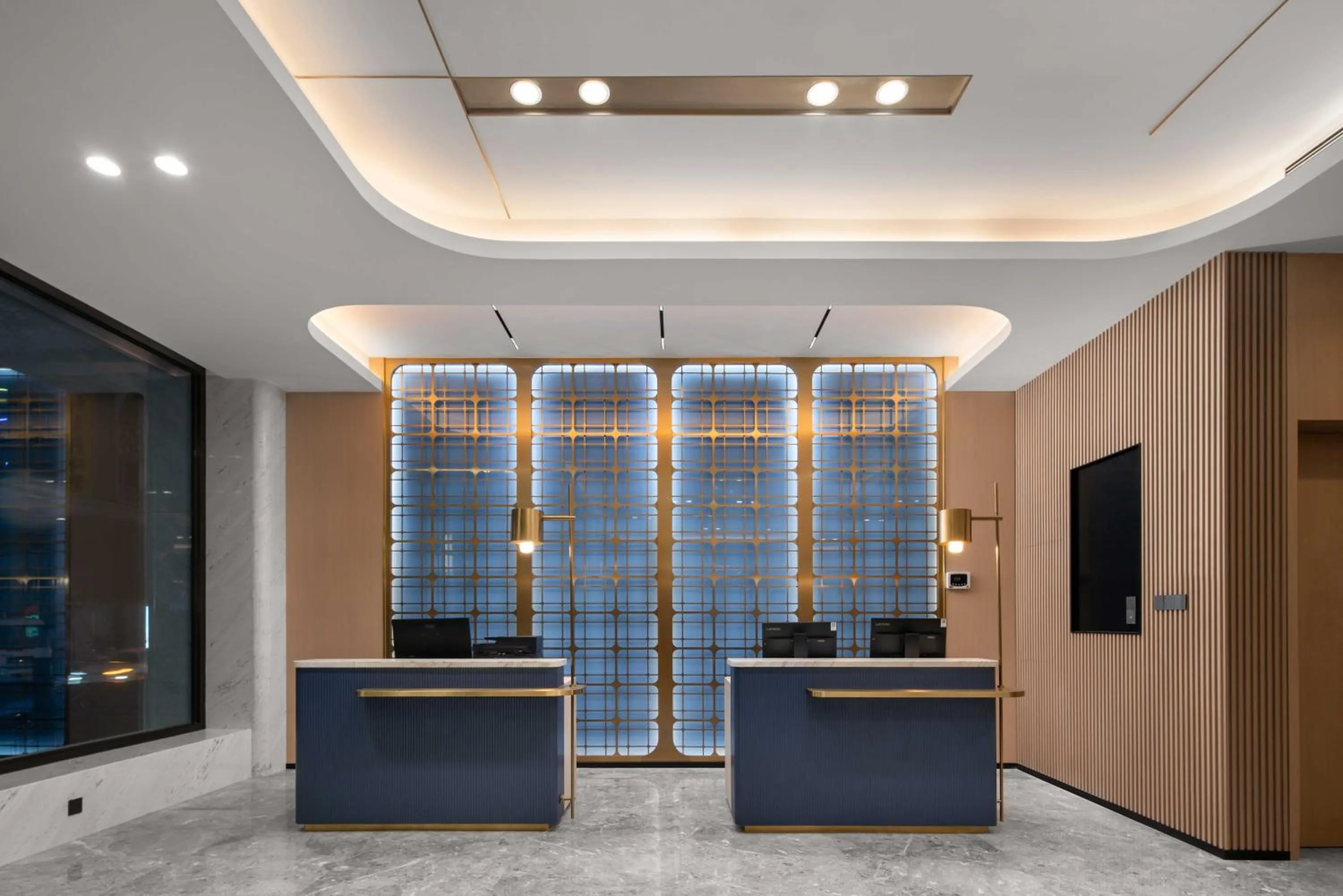 Lobby or reception in Holiday Inn Express Harbin Central Avenue by IHG