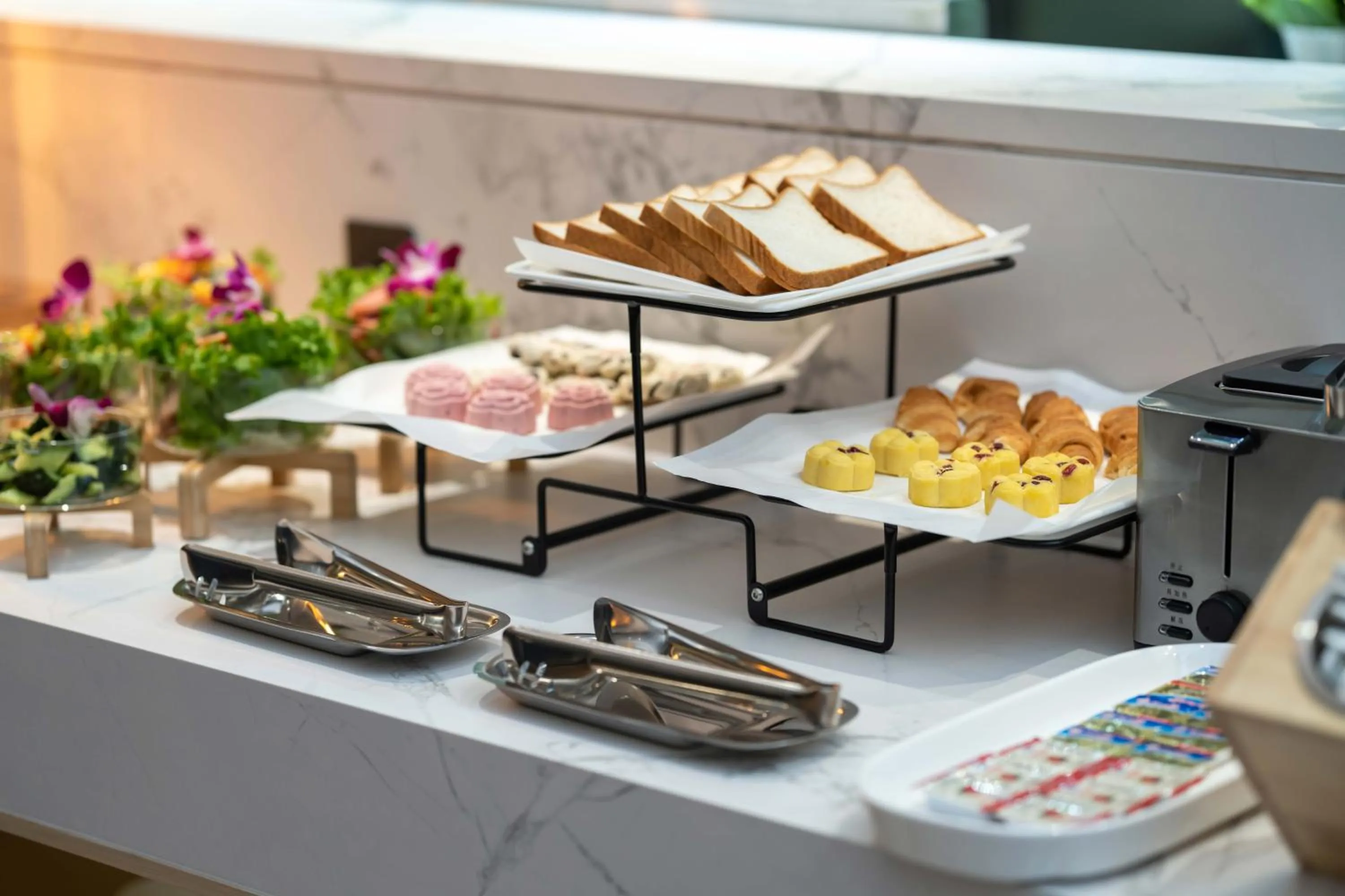 Restaurant/places to eat in Holiday Inn Express Harbin Central Avenue by IHG