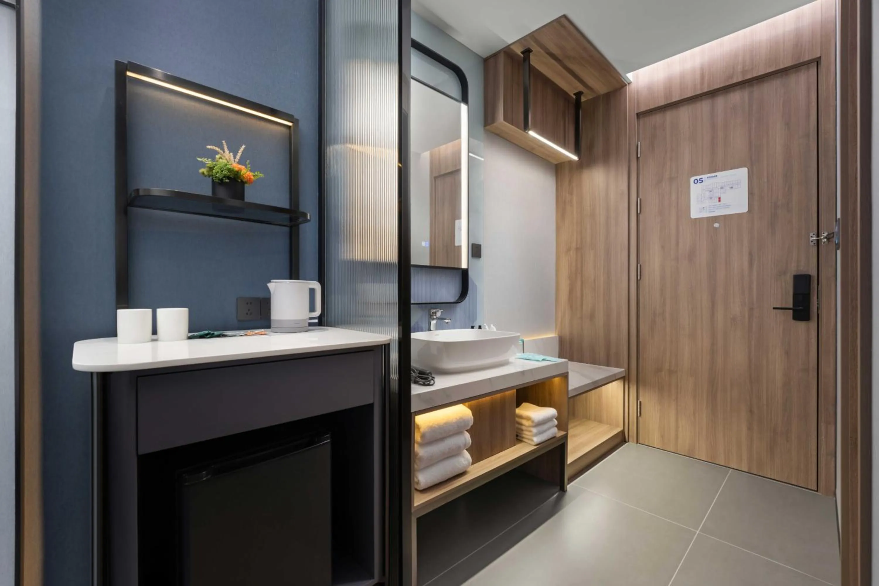 Bathroom, Bed in Holiday Inn Express Harbin Central Avenue by IHG