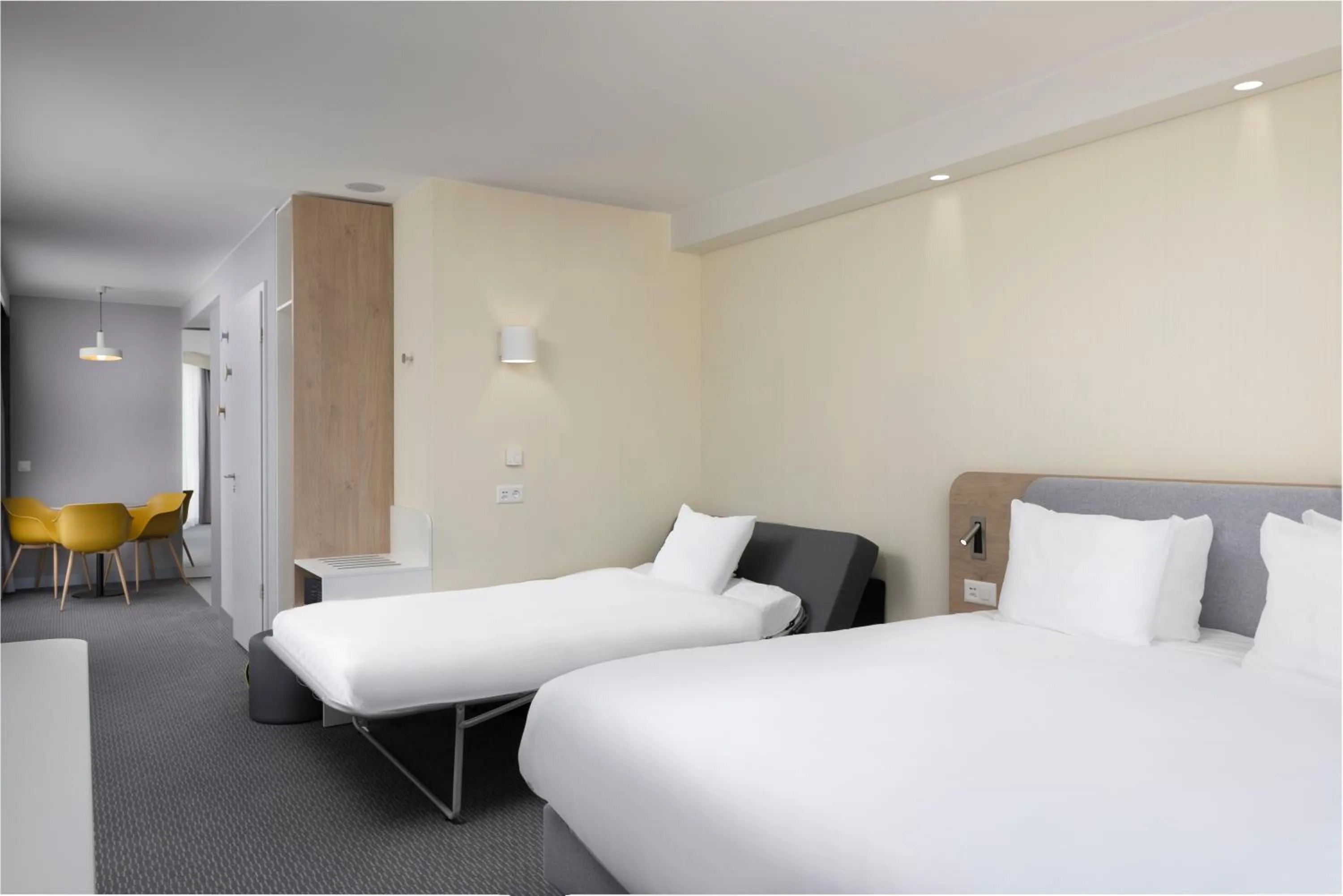Bed in Holiday Inn Express & Suites Sion by IHG