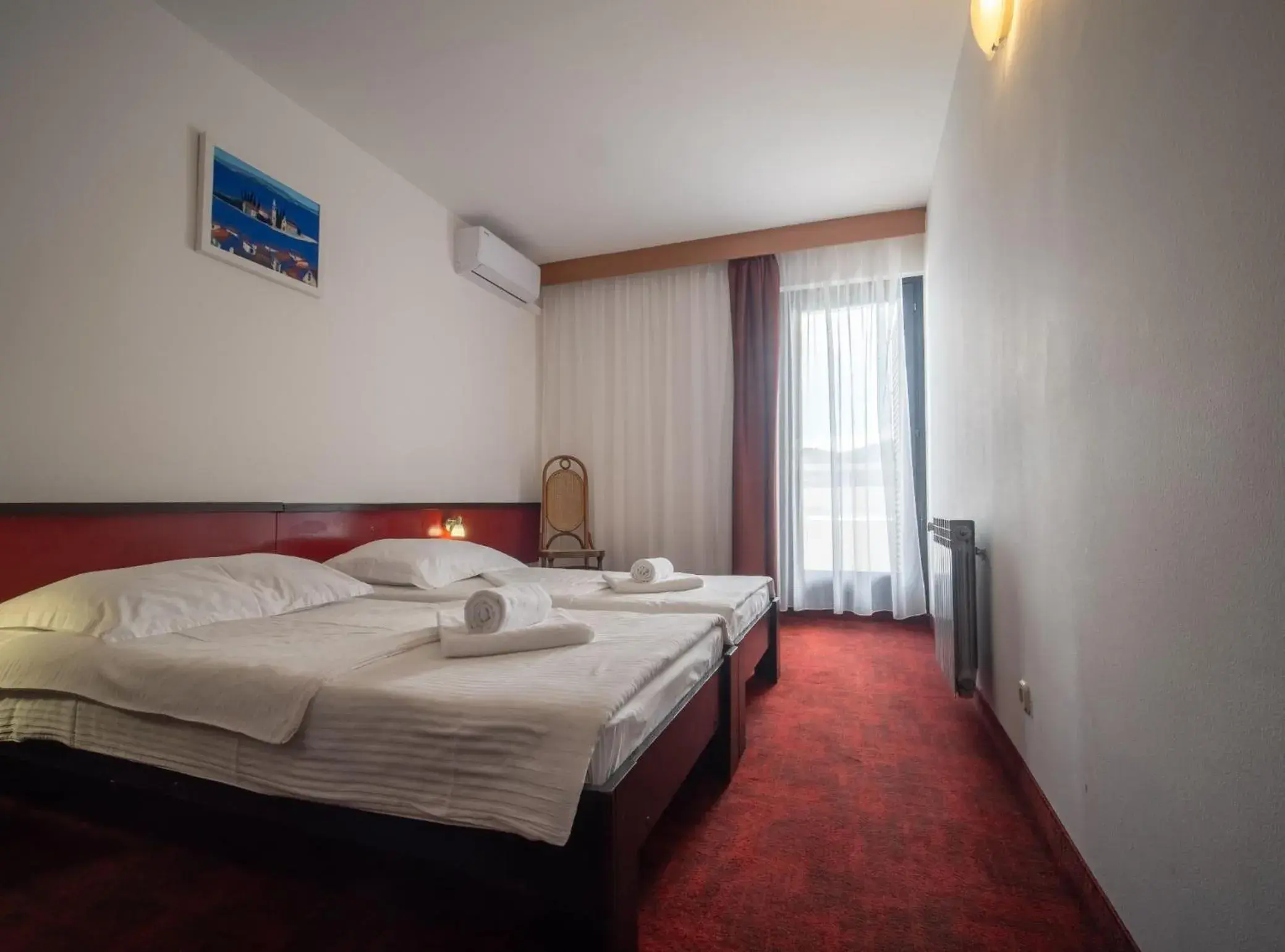 Twin Room Park View in Hotel Issa Twin Room Park View in Hotel Issa