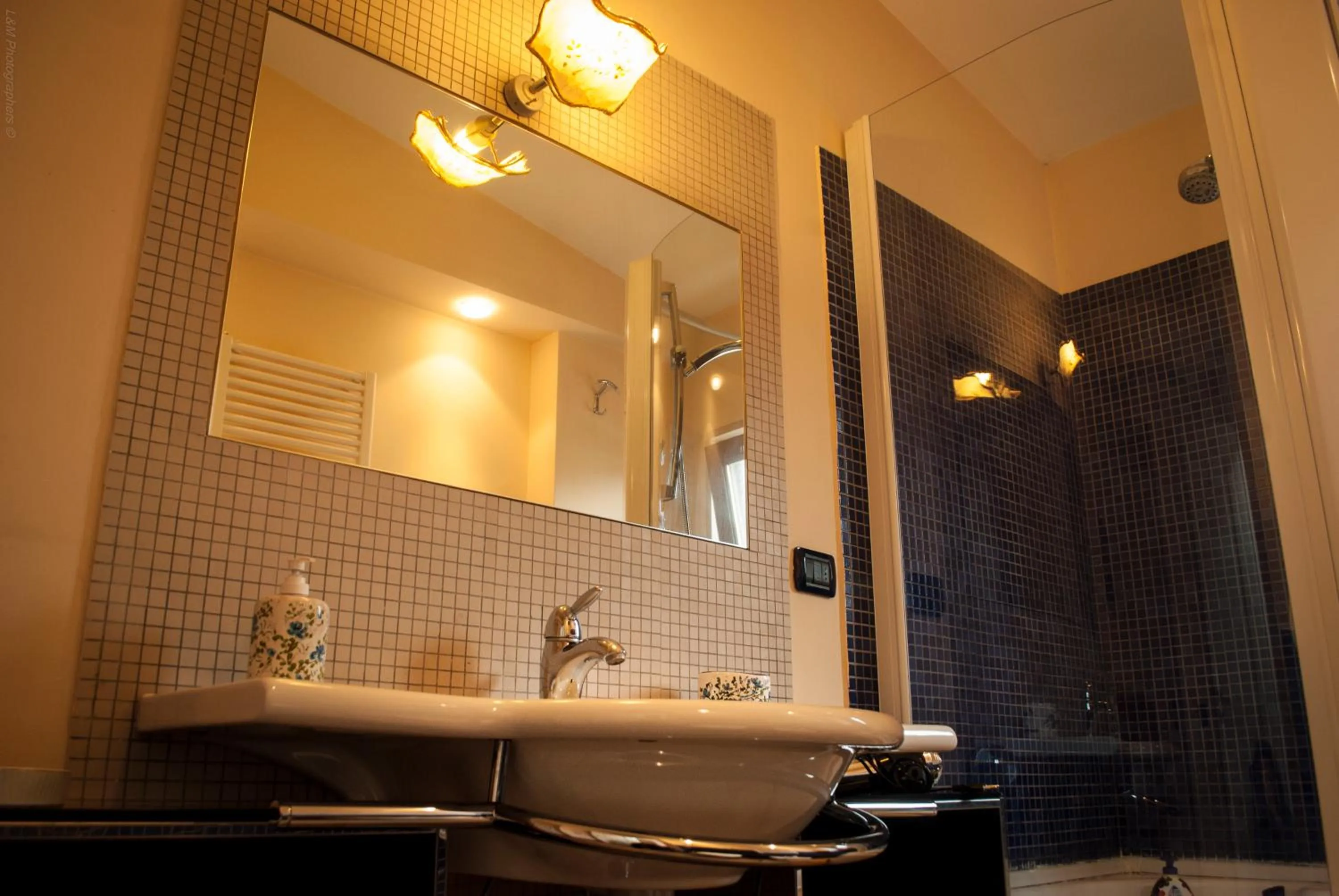 Bathroom in L'Incanto