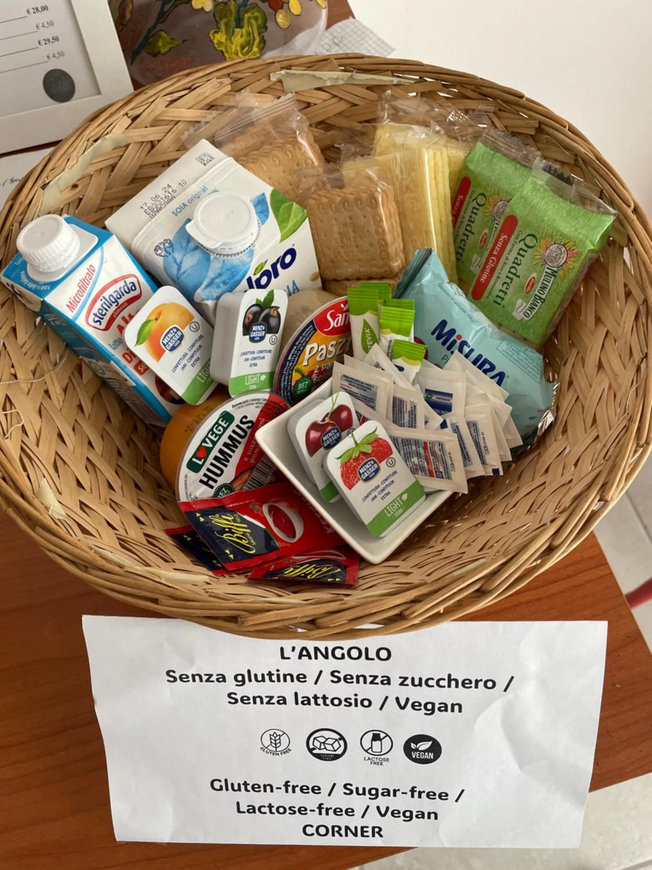 Food and drinks in B&B Le Albare