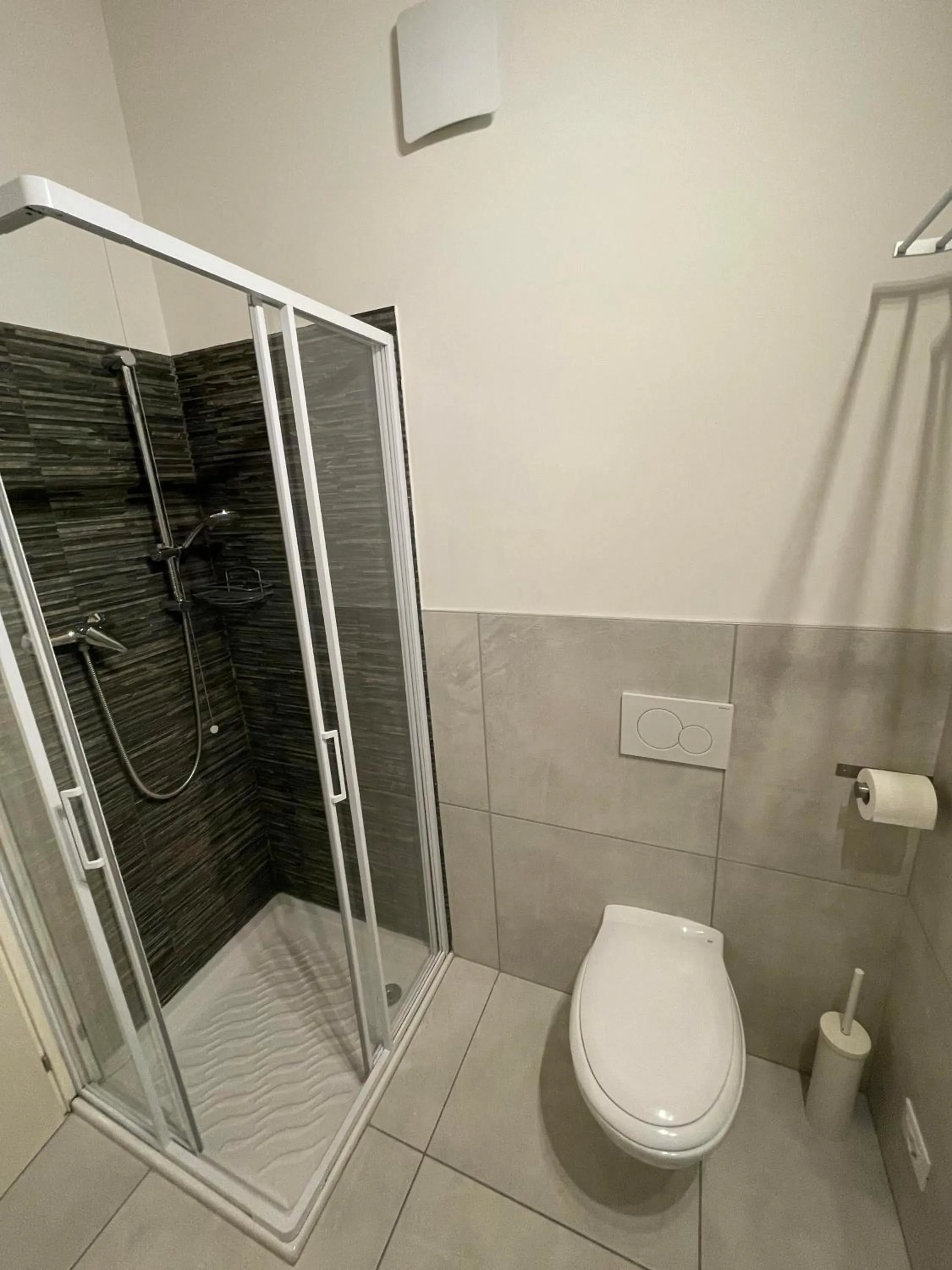 Shower in B&B Le Albare