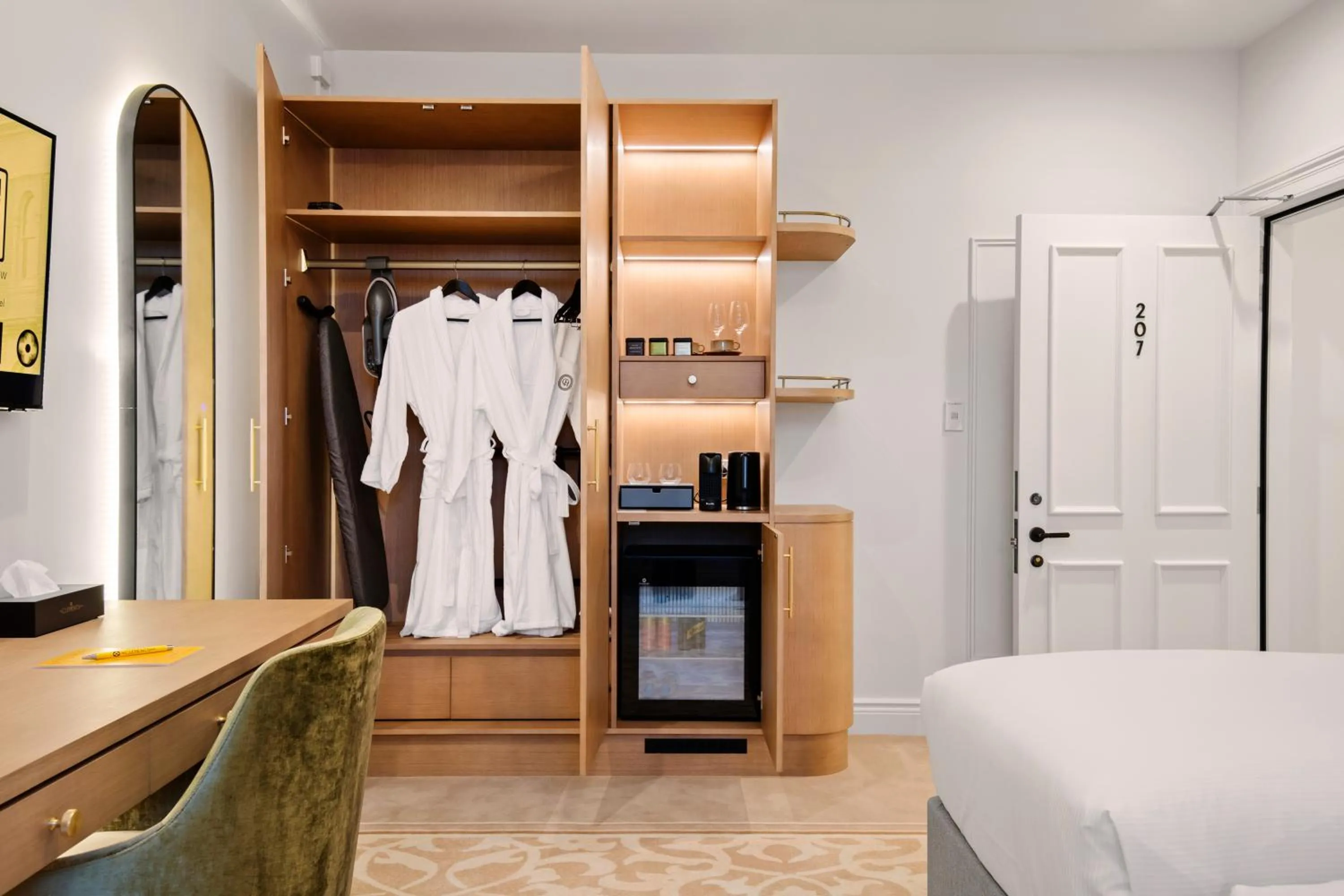 Bed in The Clements Hotel