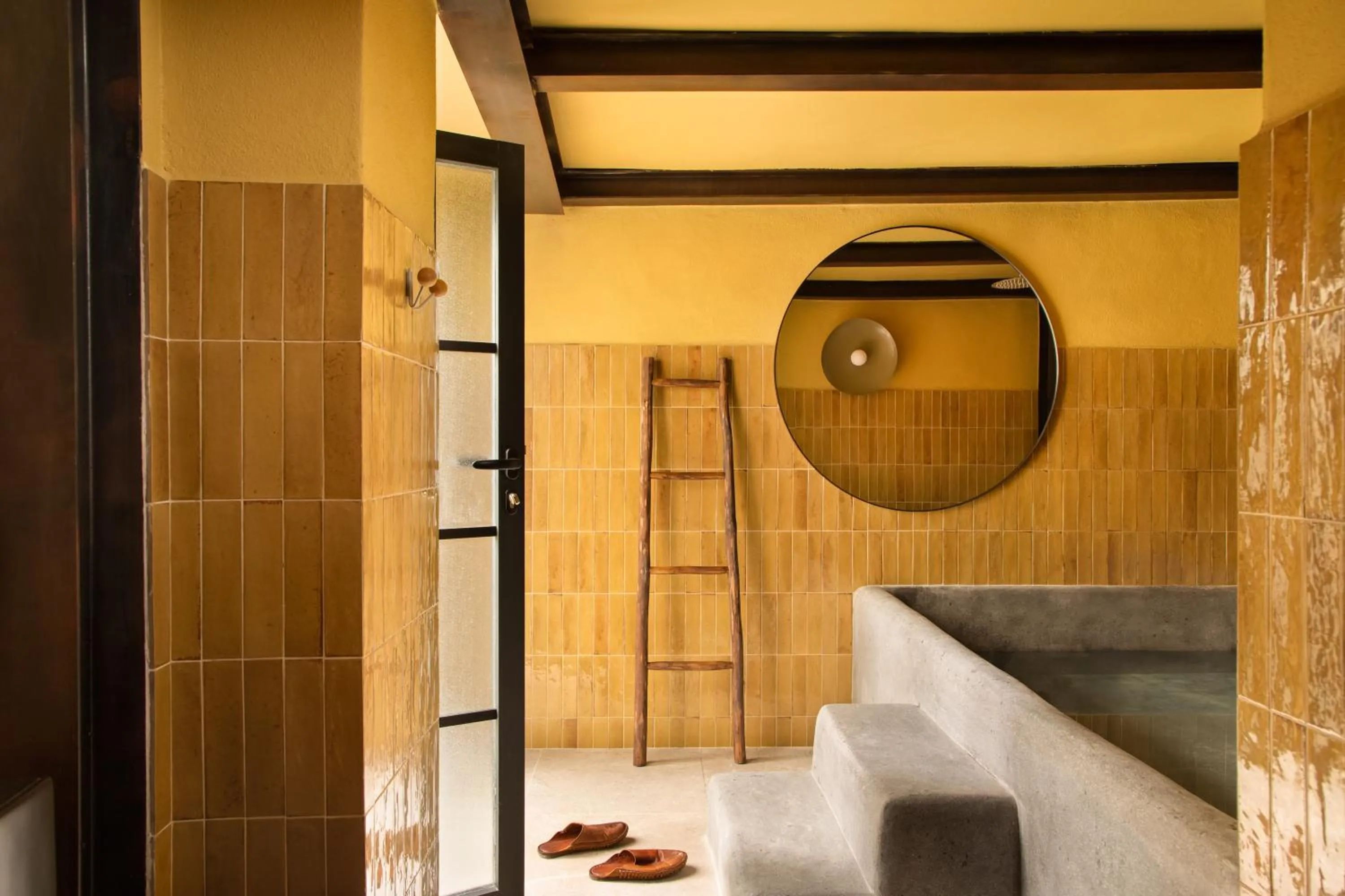 Bathroom in MARU by DW