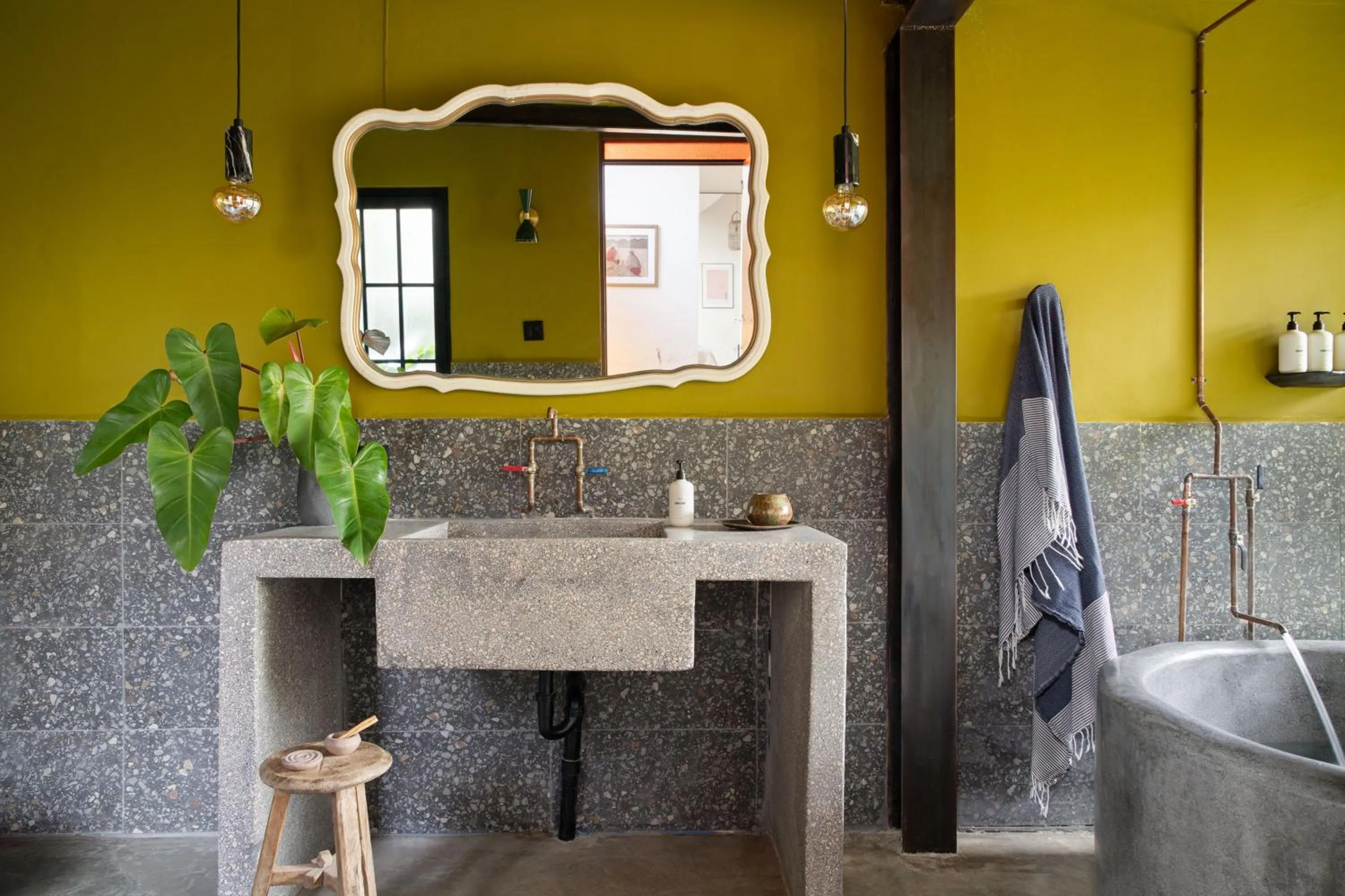Bathroom in MARU by DW