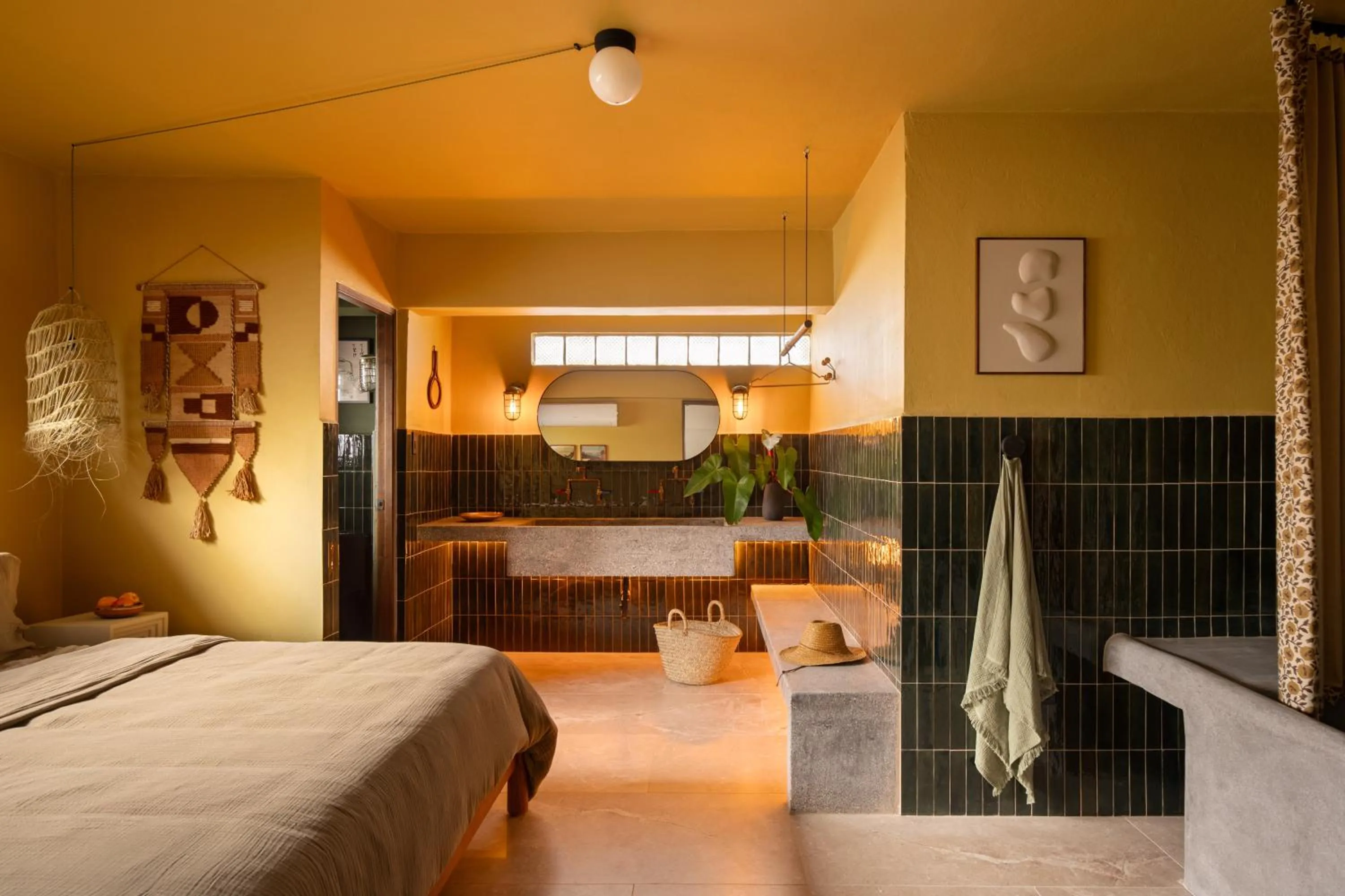 Photo of the whole room, Bed in MARU by DW