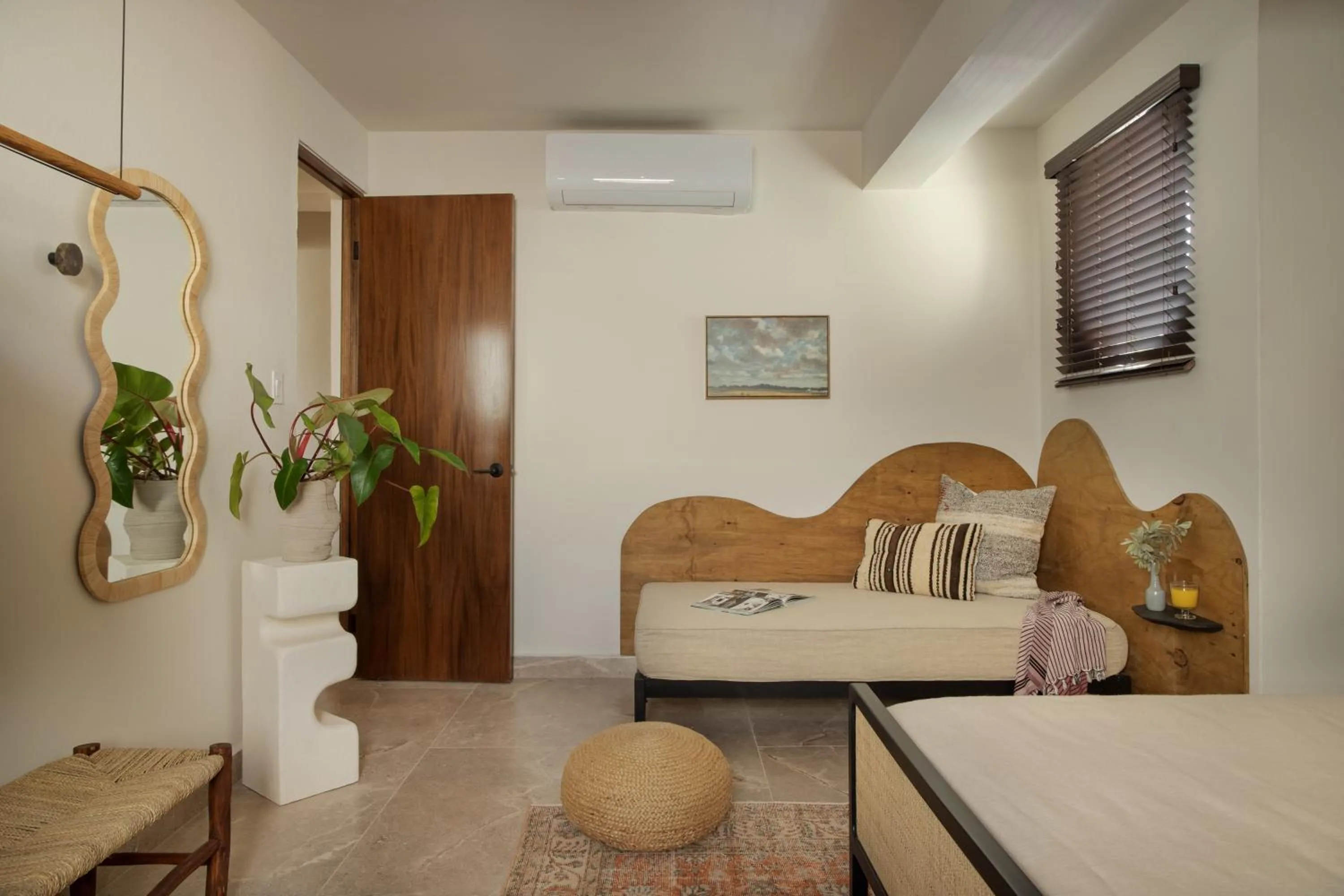 Photo of the whole room, Bed in MARU by DW