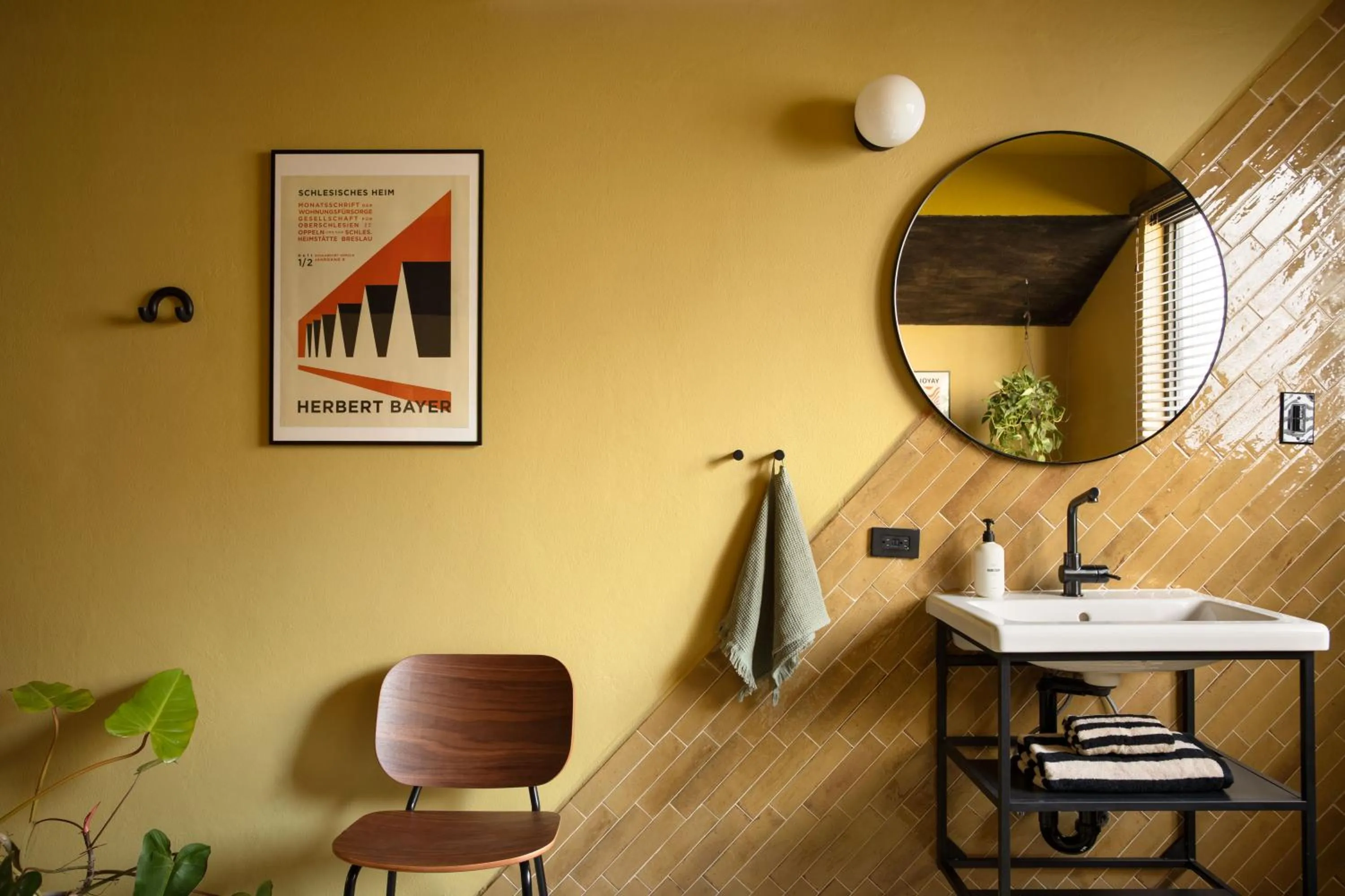 Bedroom in MARU by DW